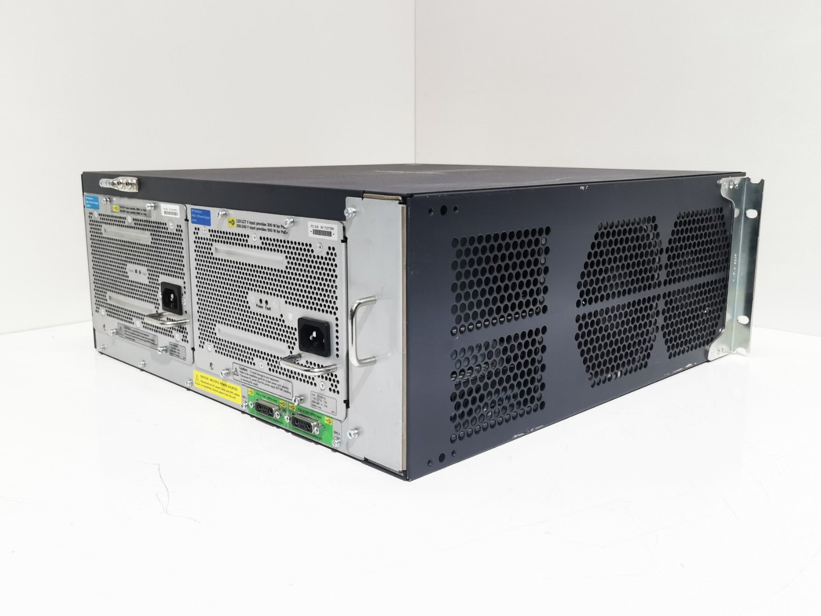 HP E5406 (J8697A) + 1x J9536A + 1x J9534A + 2x J9306A - 46 Port / Rack Mountable