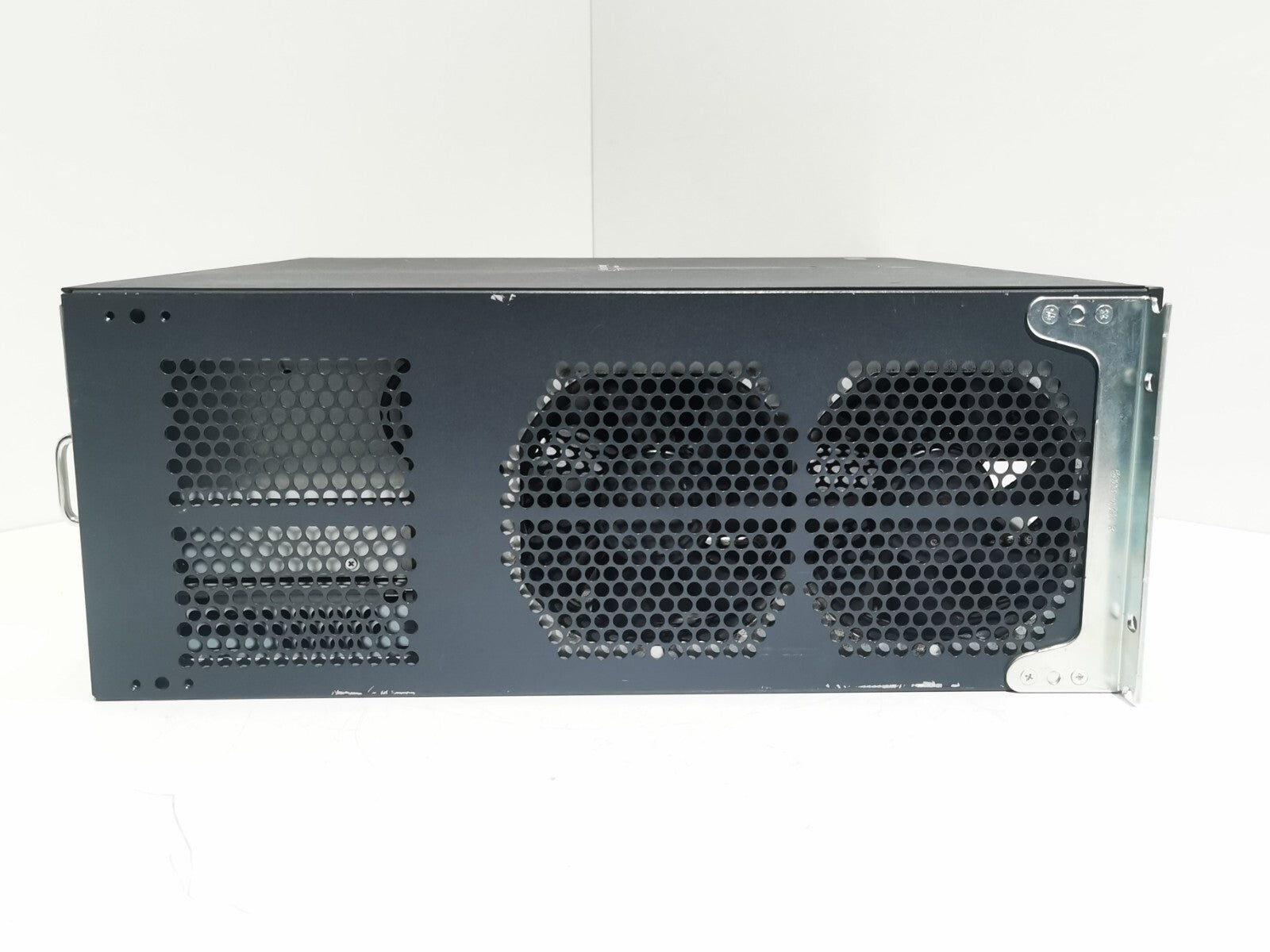 HP E5406 (J8697A) + 1x J9536A + 1x J9534A + 2x J9306A - 46 Port / Rack Mountable