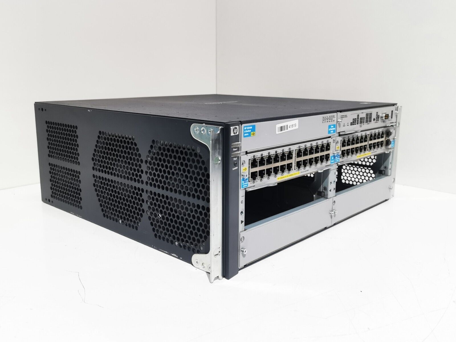 HP E5406 (J8697A) + 1x J9536A + 1x J9534A + 2x J9306A - 46 Port / Rack Mountable
