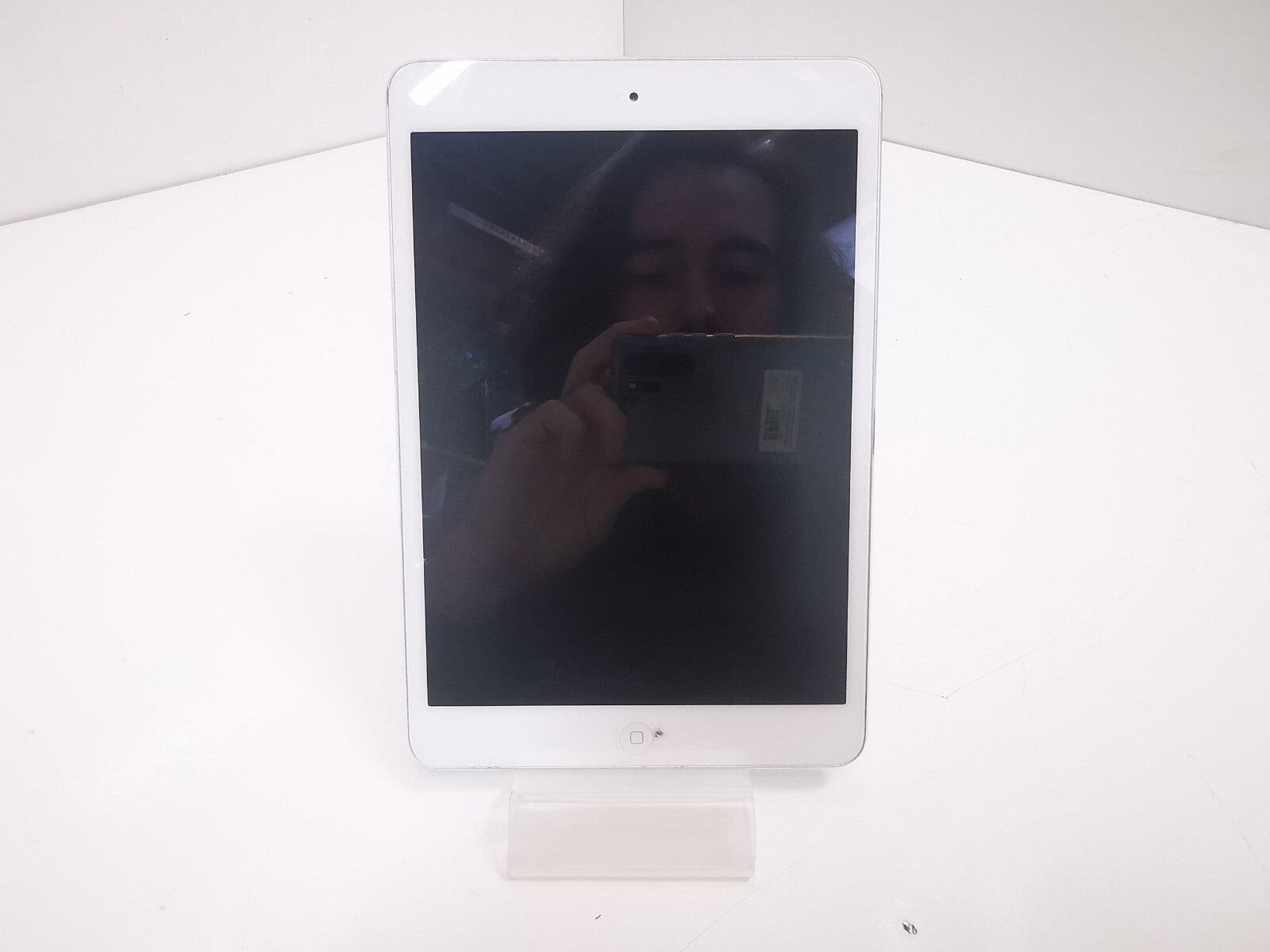 Apple iPad Mini 2 (A1489) - 7.9" / Silver / 32GBB / iOS 12 / WiFi