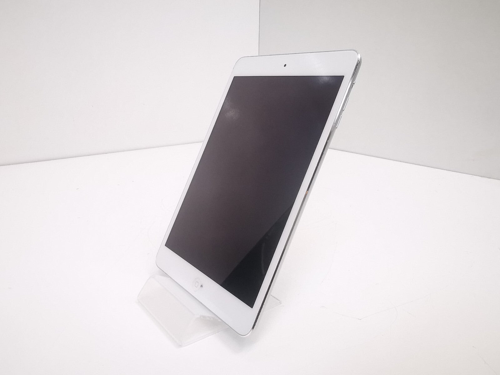 Apple iPad Mini 2 (A1489) - 7.9" / Silver / 32GBB / iOS 12 / WiFi