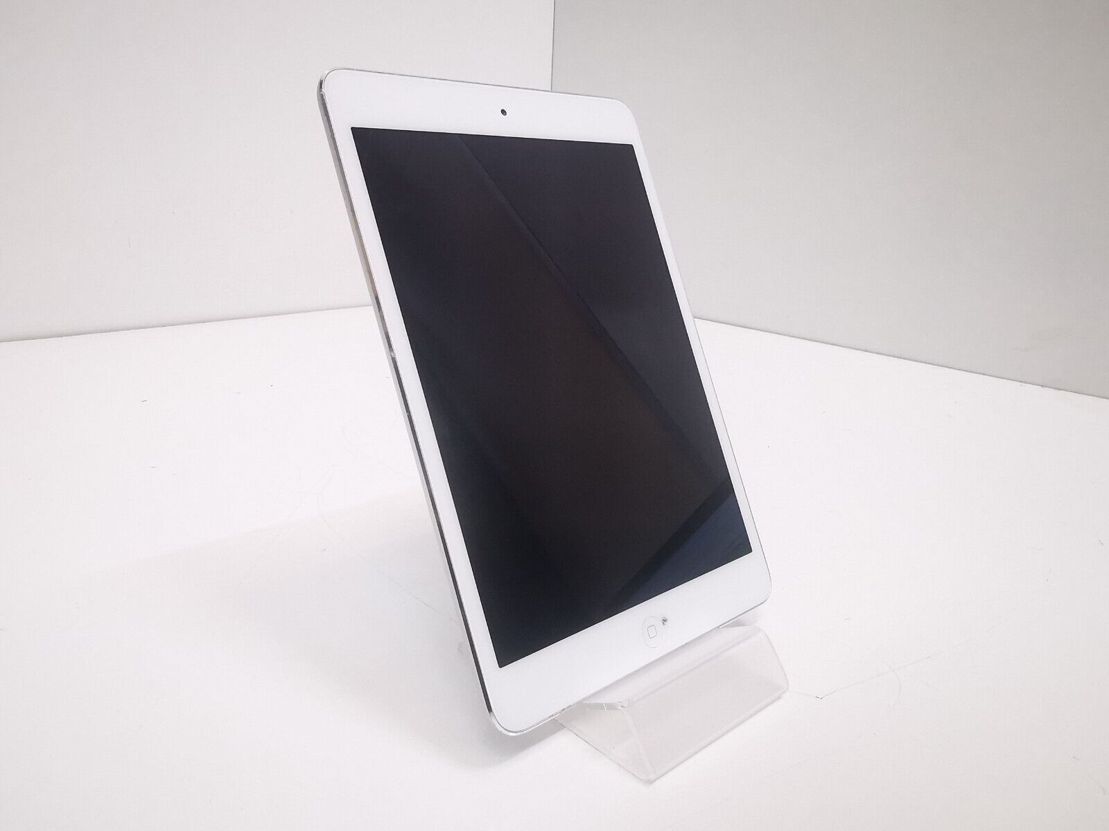 Apple iPad Mini 2 (A1489) - 7.9" / Silver / 32GBB / iOS 12 / WiFi