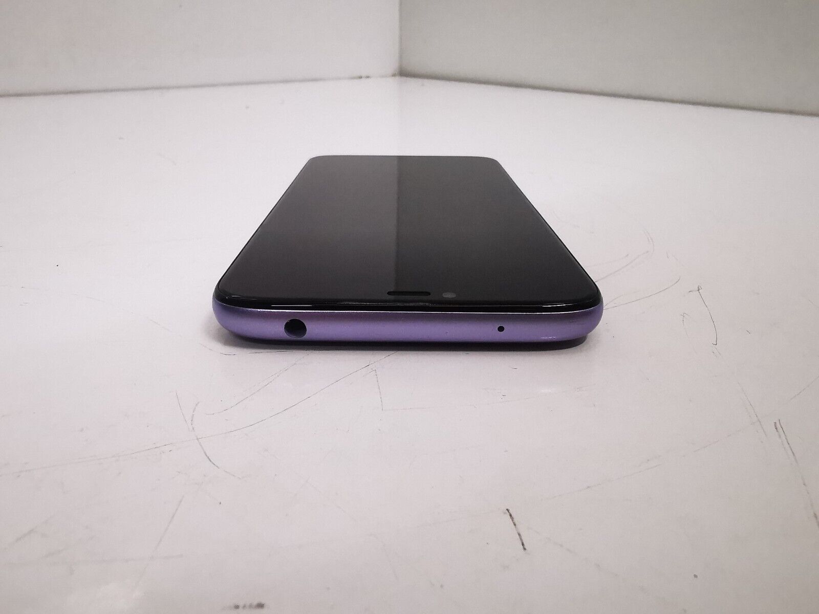 Motorola Moto G7 (XT1955-4) - Purple / 6.2" / 64GB / 12MP Camera / Android 10