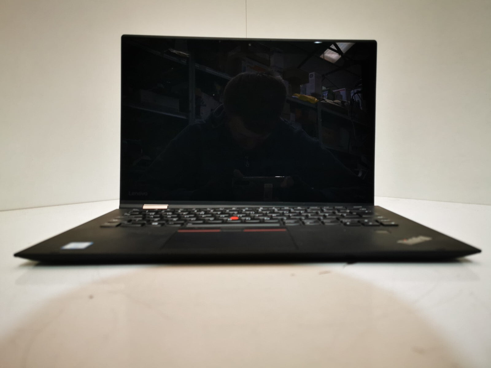 Lenovo X1 Yoga 2nd Gen 14" Laptop - 7th Gen i7/8GB RAM/256GB SSD -Minor Defect