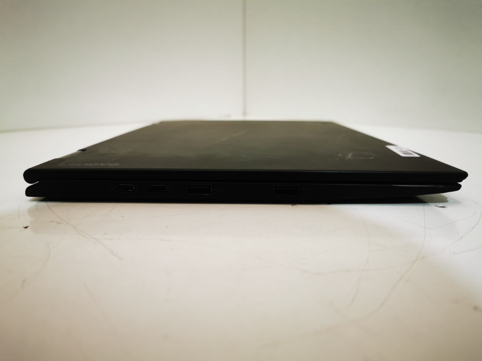 Lenovo X1 Yoga 2nd Gen 14" Laptop - 7th Gen i7/8GB RAM/256GB SSD -Minor Defect