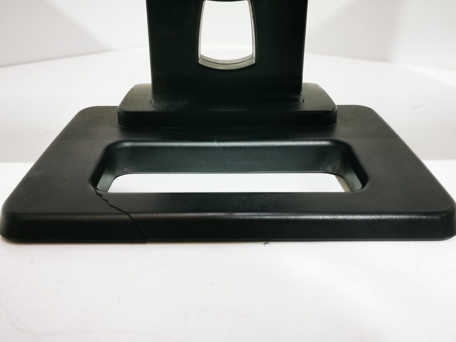 ViewSonic TD2420 23.5" Monitor - 1x VGA / 1x DVI / 1x HDMI