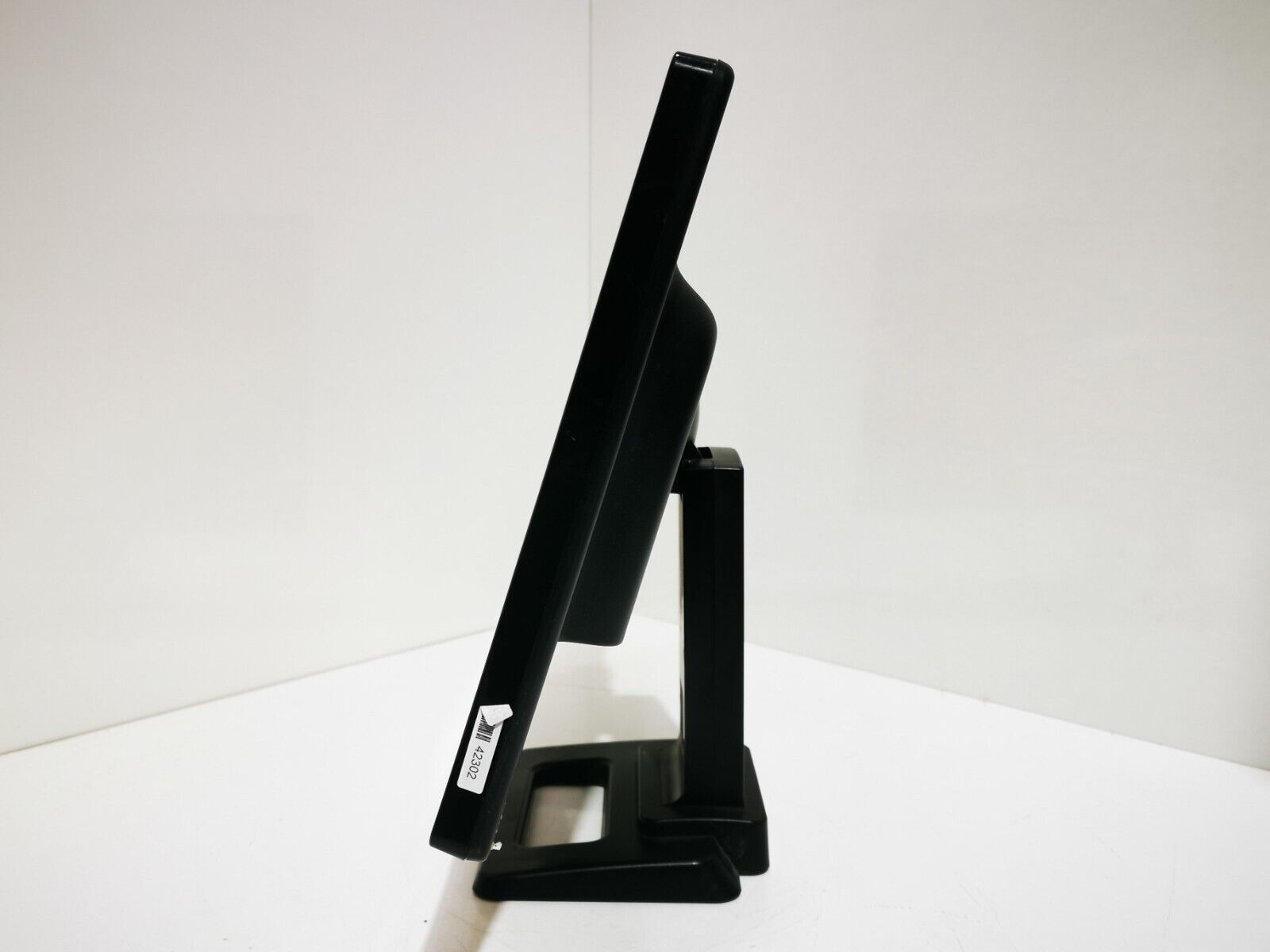 ViewSonic TD2420 23.5" Monitor - 1x VGA / 1x DVI / 1x HDMI