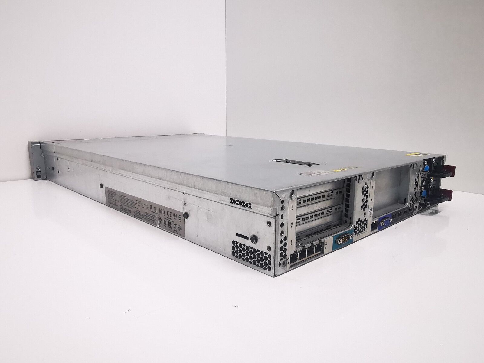 HP ProLiant DL380P G8 Rack Server - Intel Xeon / 24GB RAM / 6x 300GB SAS HDD's
