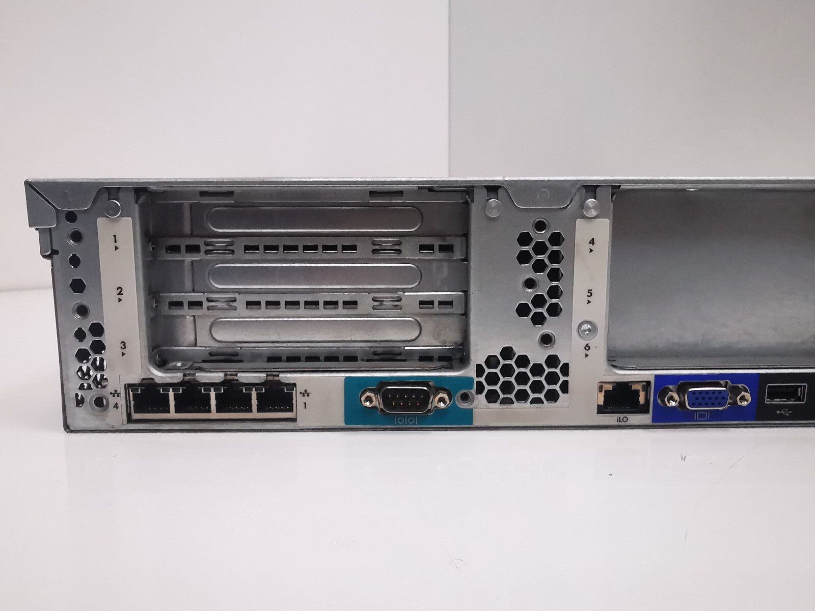 HP ProLiant DL380P G8 Rack Server - Intel Xeon / 24GB RAM / 6x 300GB SAS HDD's