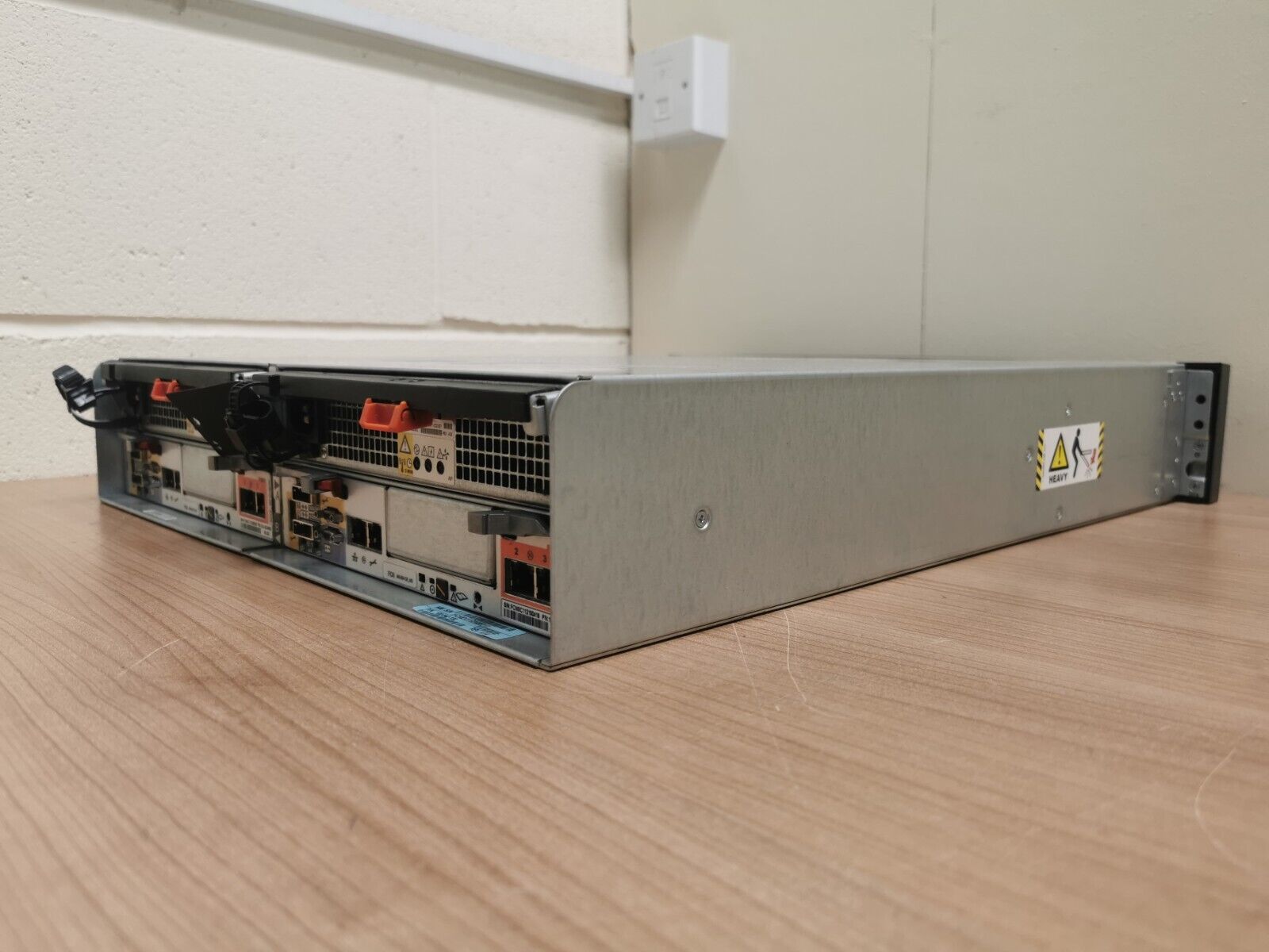 EMC VNXe3100 12 Bay SAS Disk Expansion Rackmount V2-DAE-12 2x EMC 110-123-000D