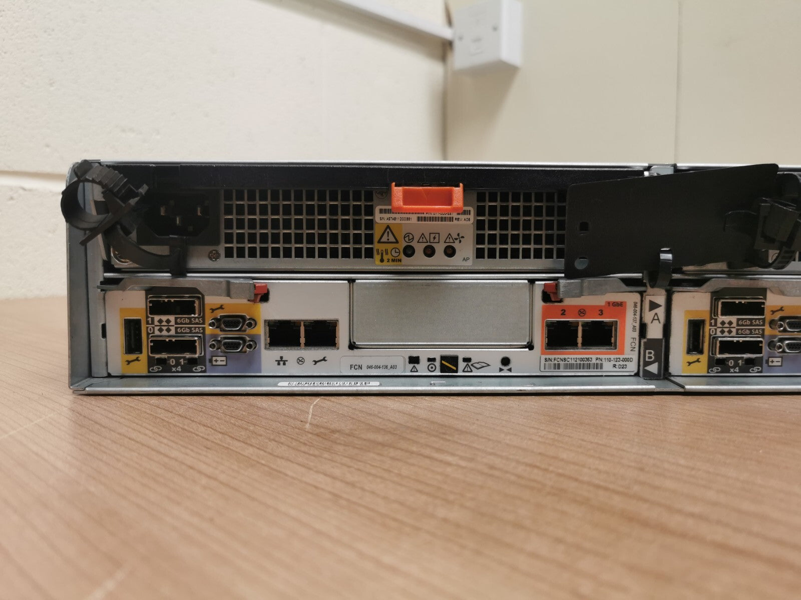 EMC VNXe3100 12 Bay SAS Disk Expansion Rackmount V2-DAE-12 2x EMC 110-123-000D