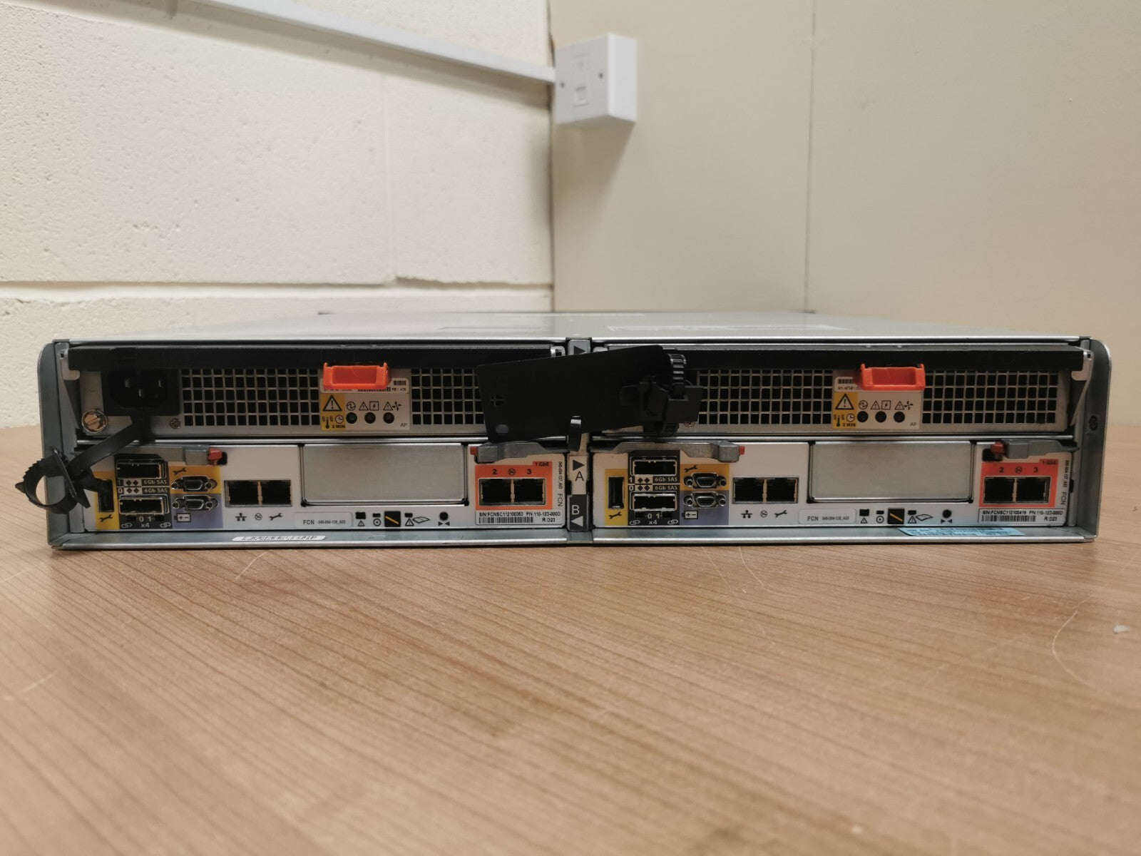 EMC VNXe3100 12 Bay SAS Disk Expansion Rackmount V2-DAE-12 2x EMC 110-123-000D