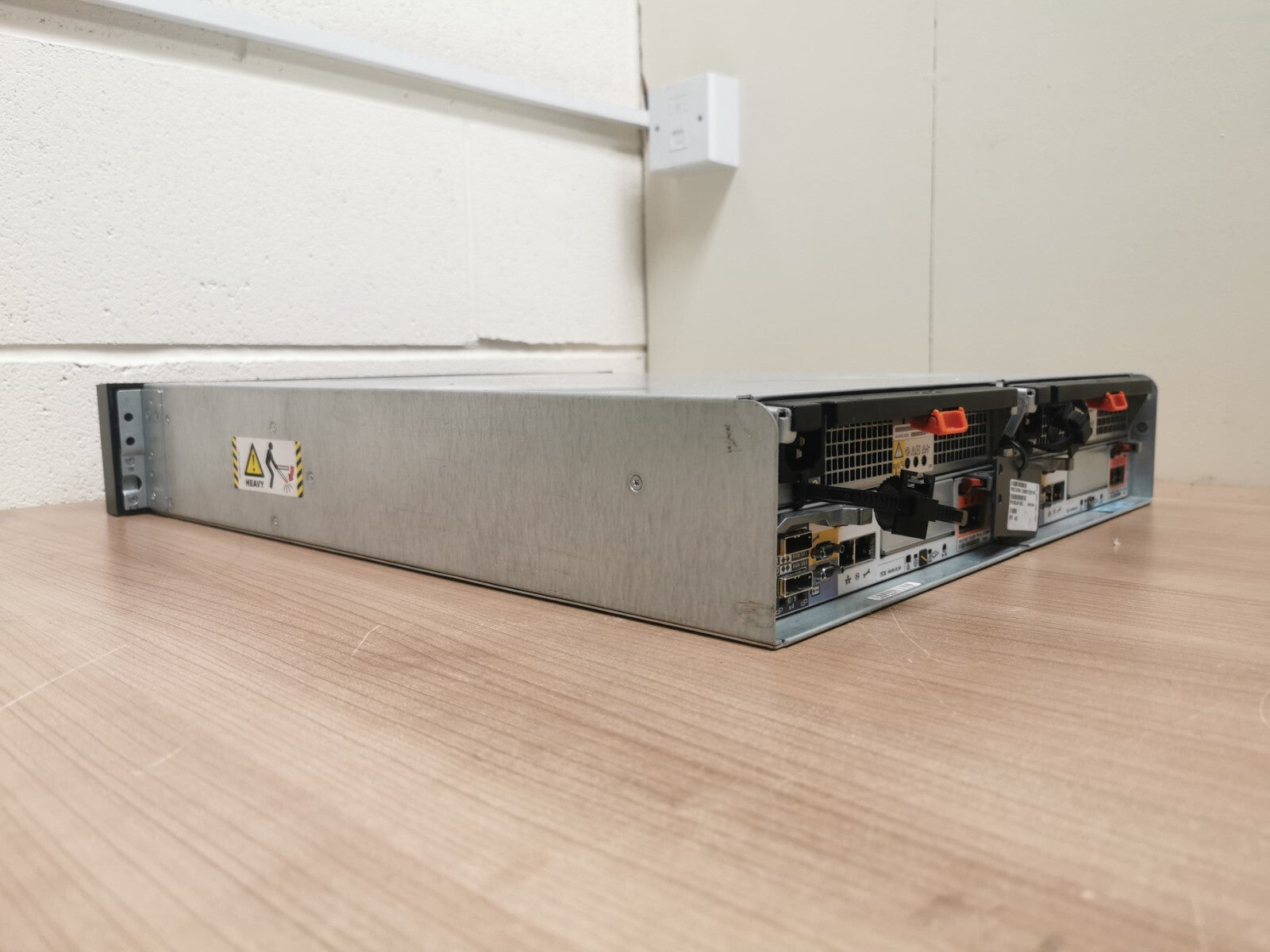 EMC VNXe3100 12 Bay SAS Disk Expansion Rackmount V2-DAE-12 2x EMC 110-123-000D