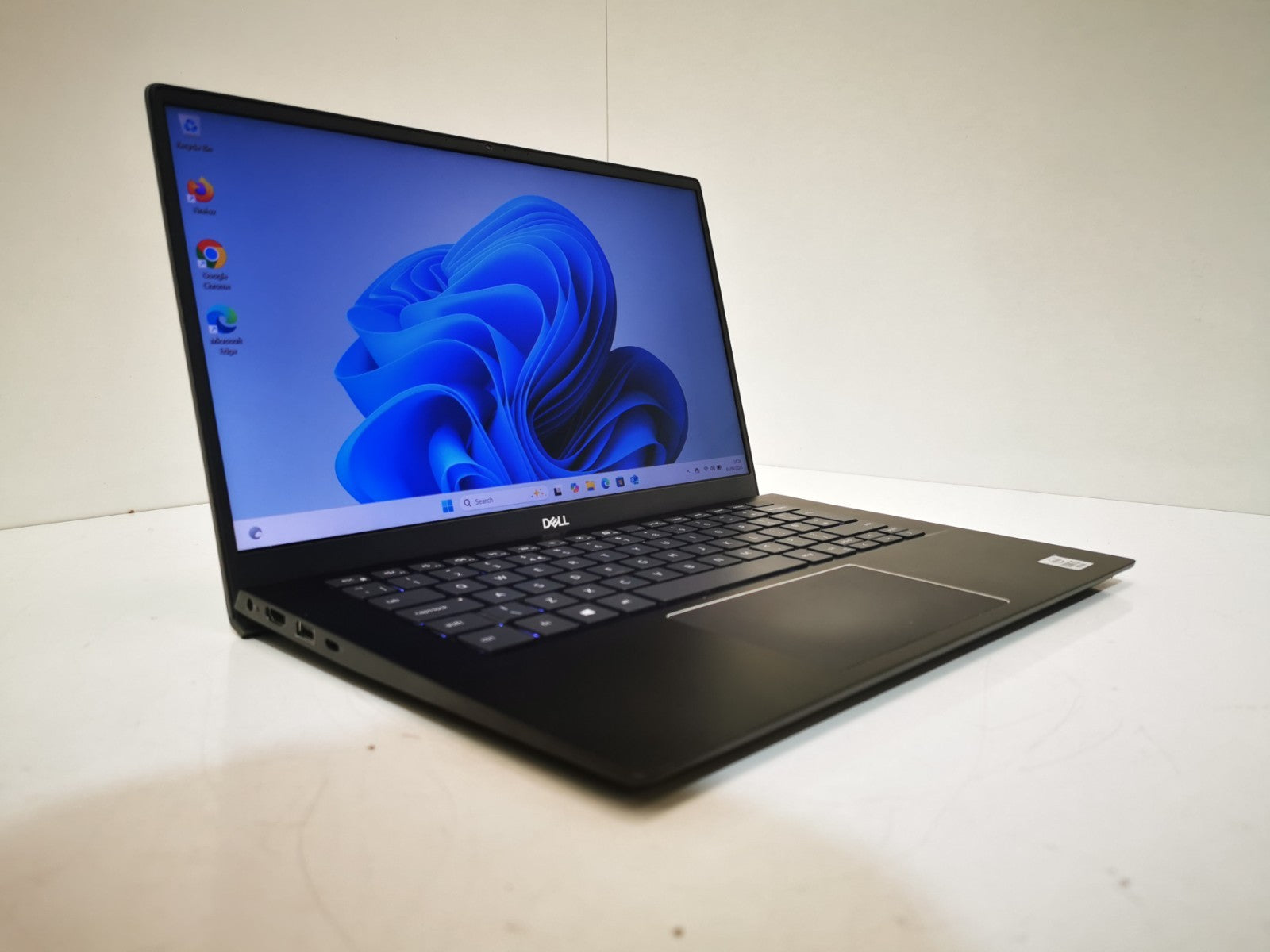 Dell Vostro 14 5401 14" Laptop - 10th Gen i5 / 8GB RAM / 256GB SSD / Faulty Cam