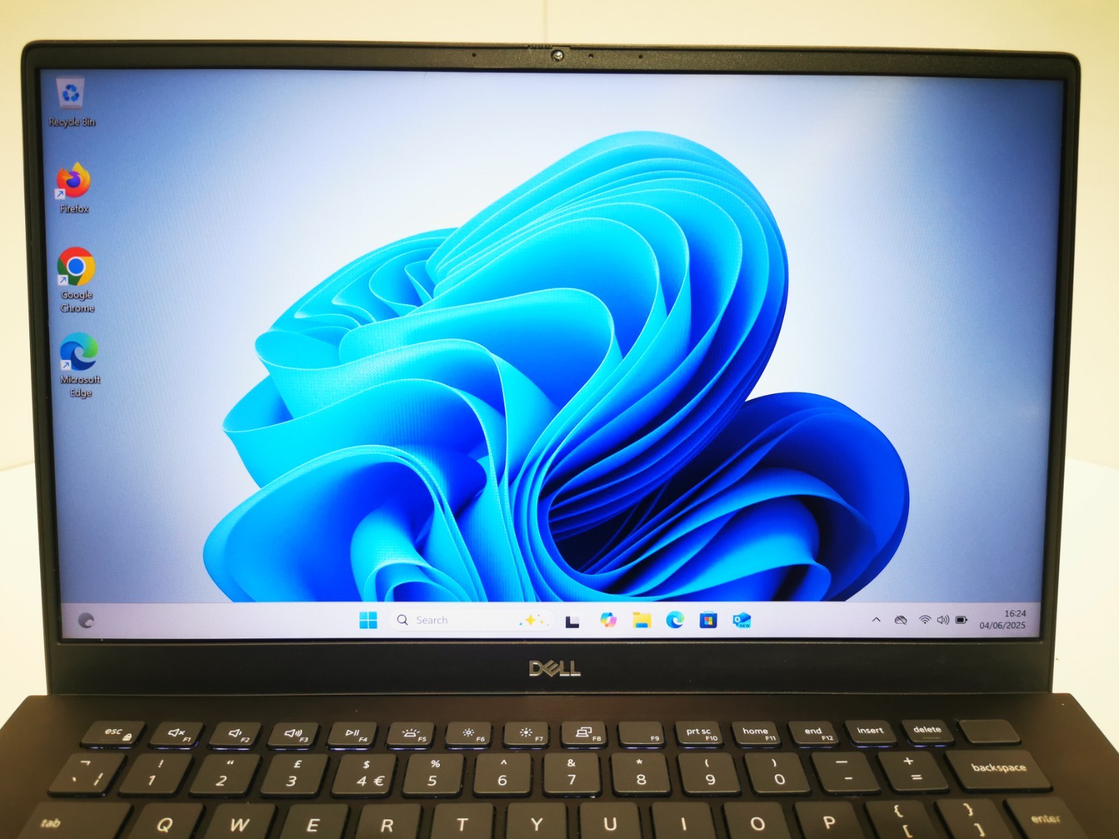 Dell Vostro 14 5401 14" Laptop - 10th Gen i5 / 8GB RAM / 256GB SSD / Faulty Cam