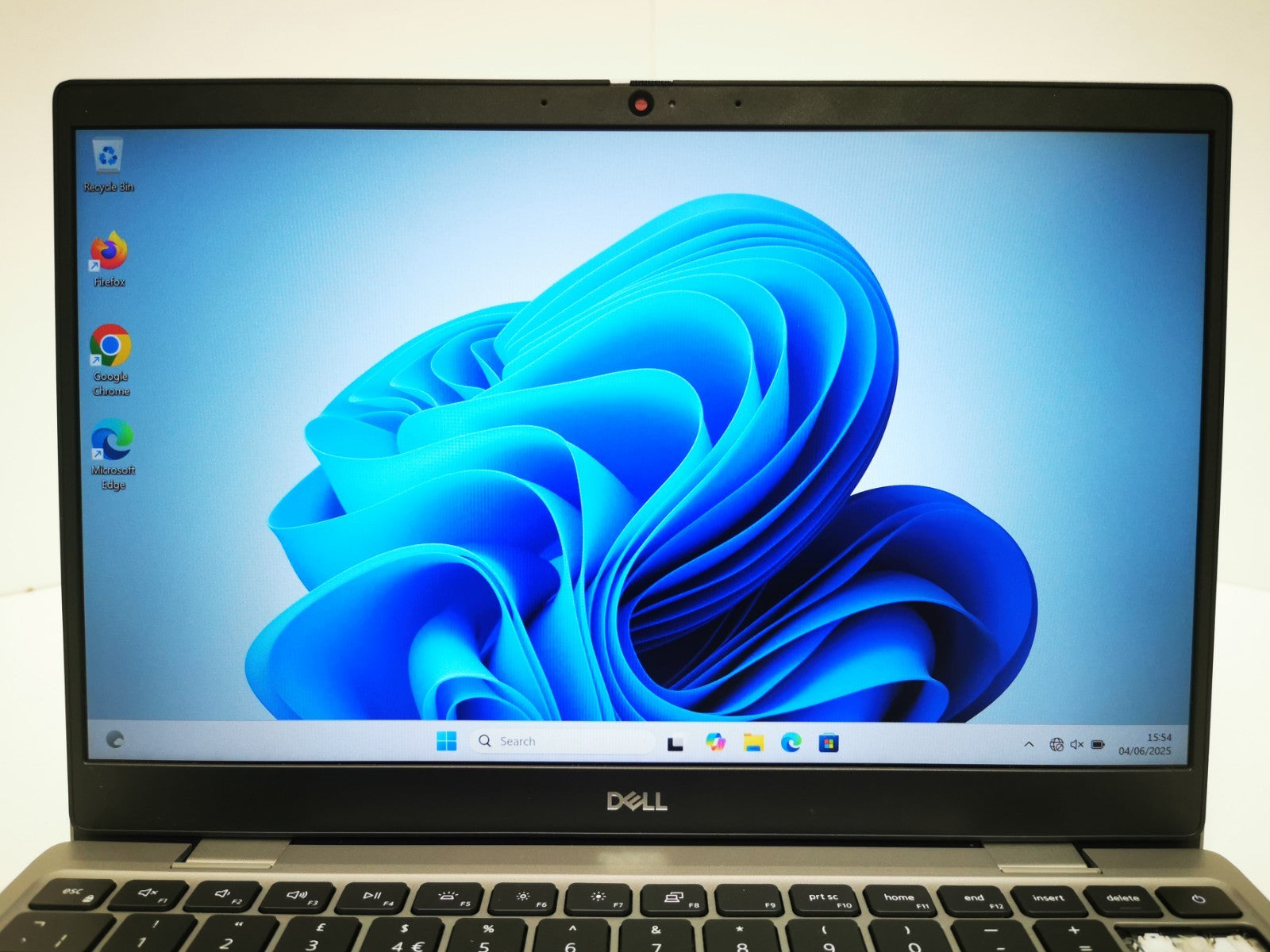 Dell Latitude 3330, Intel Core i3 11th Gen, 8GB RAM, 256GB 13" - Keycap Missing