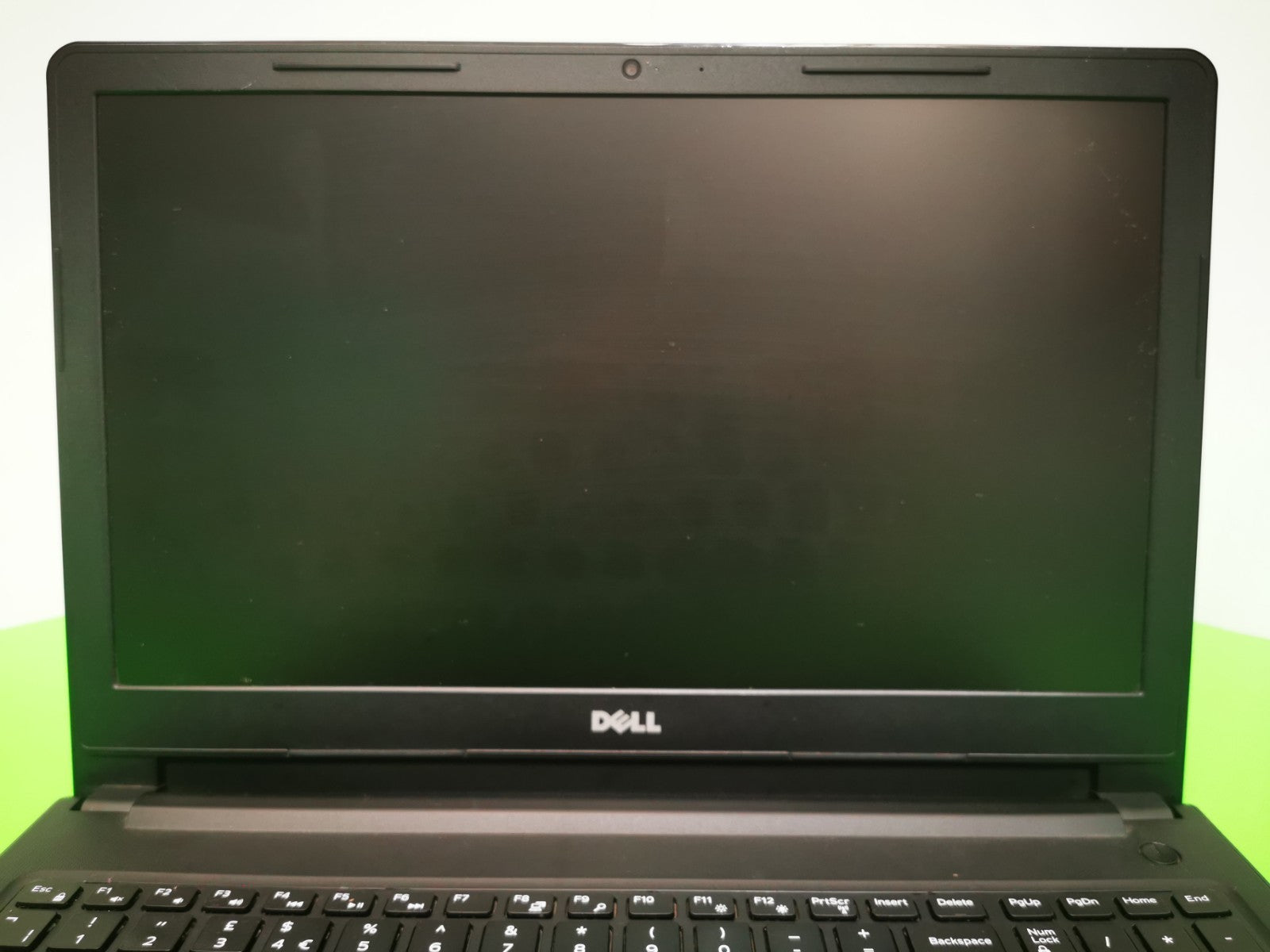 Dell Vostro 15-3568 15.6" Laptop - 7th Gen i5 / 8GB RAM / 240GB -Headphone Fault