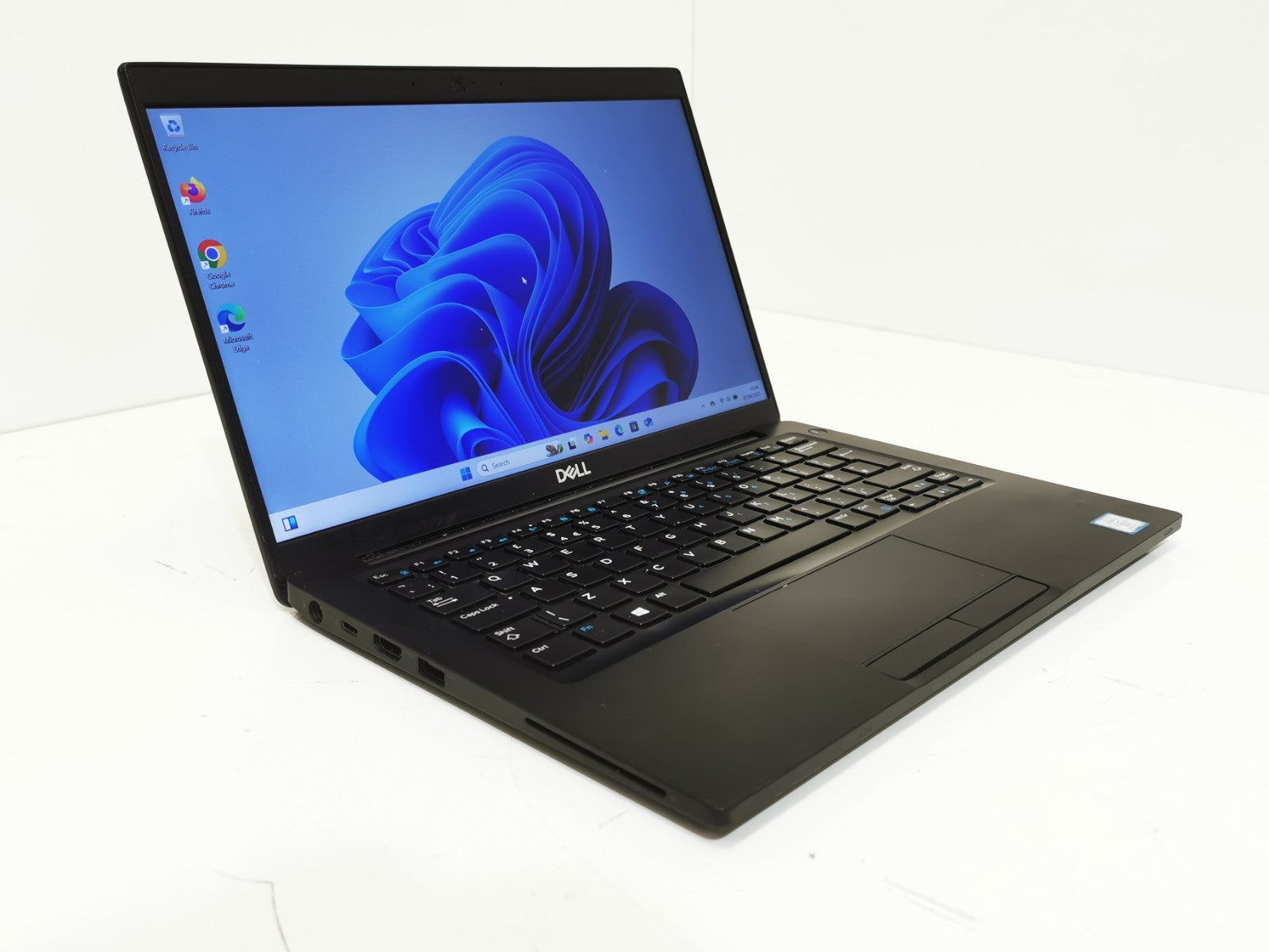 Dell Latitude 7390 13.3" Laptop - 8th Gen i7/8GB RAM/256GB SSD/Win11 - No Click