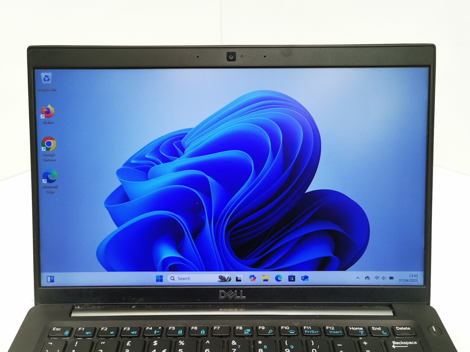 Dell Latitude 7390 13.3" Laptop - 8th Gen i7/8GB RAM/256GB SSD/Win11 - No Click