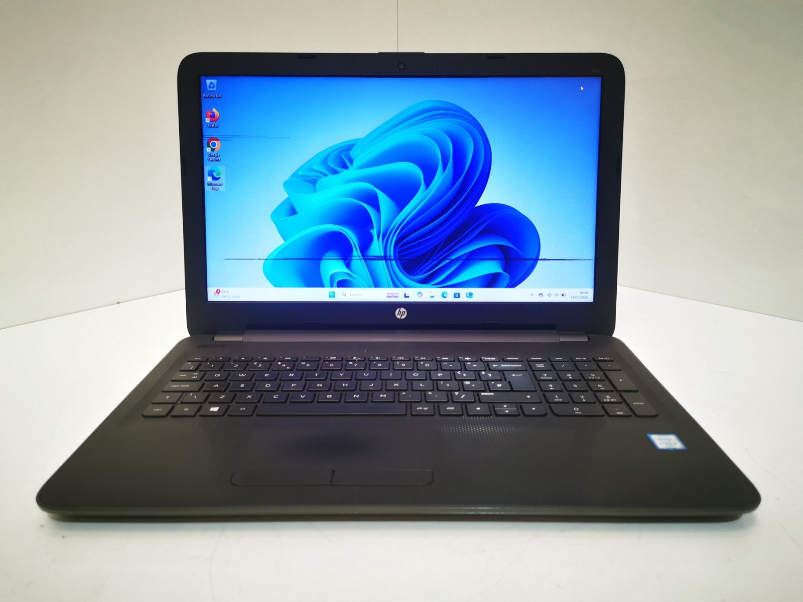 HP Notebook 250 G4 Windows 11 15.6" Laptop Intel i5 8GB 120GB SSD - Defects