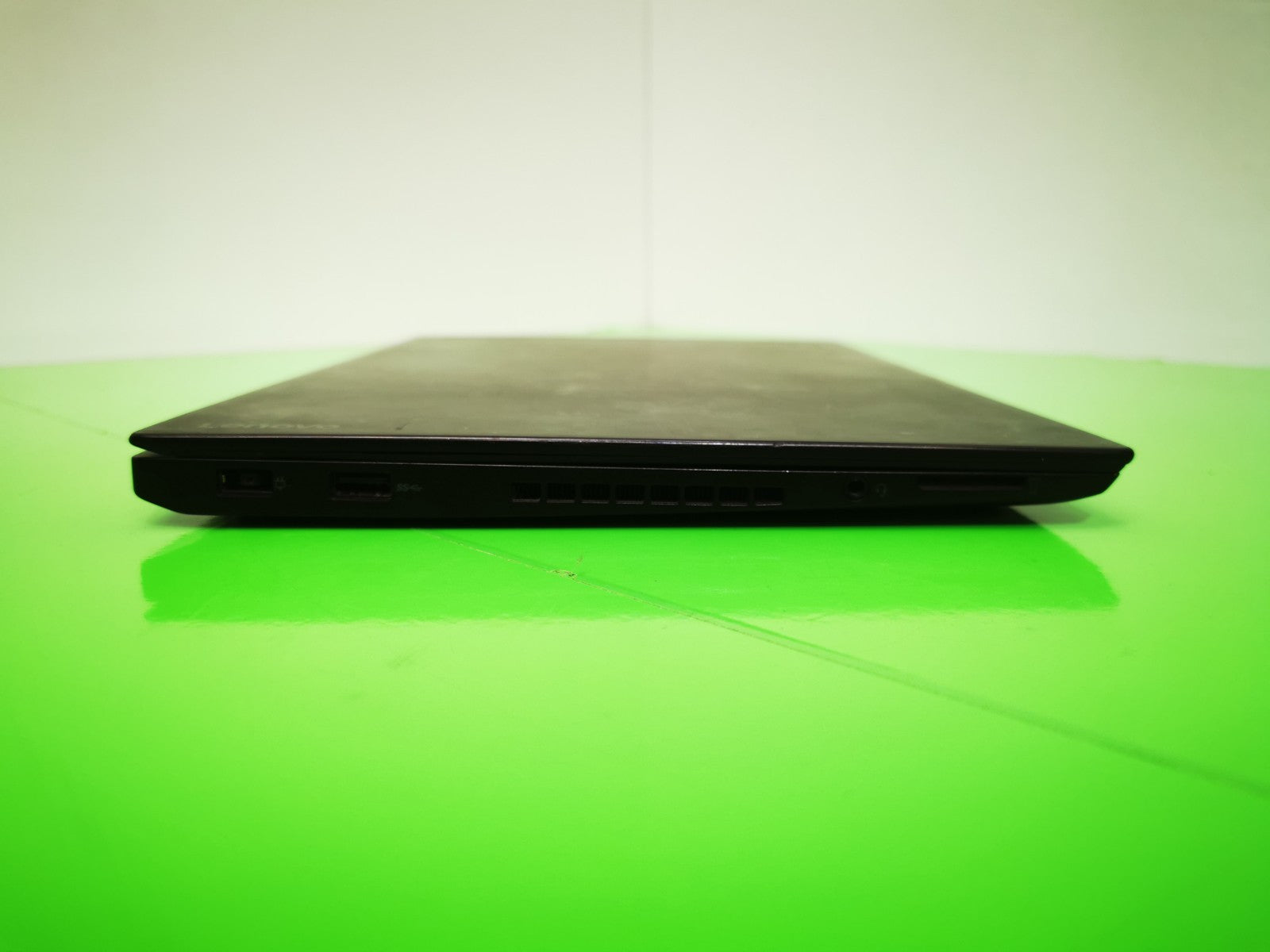 Lenovo Thinkpad T460s Laptop HD 14" i5 8GB RAM 256GB SSD - Screen Defect