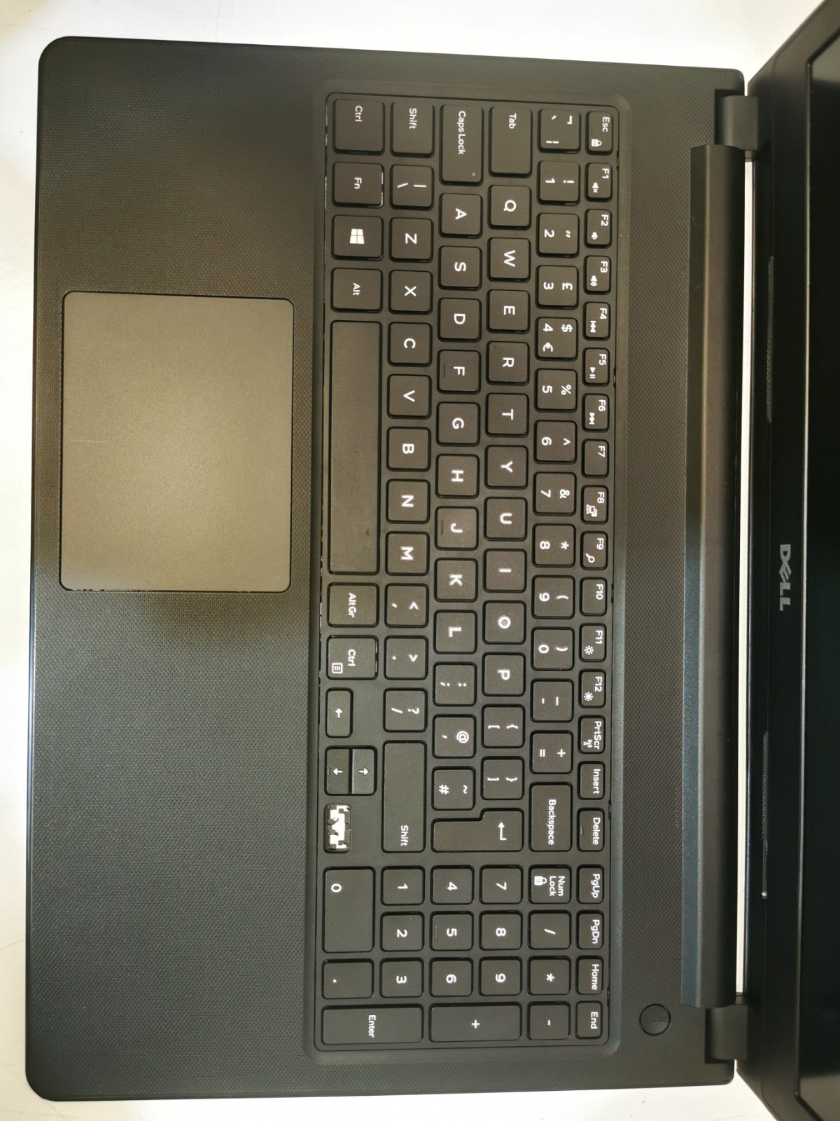 Dell Vostro 15-3568 15.6" Laptop - 7th Gen i5 / 8GB RAM / 256GB SSD / Defects