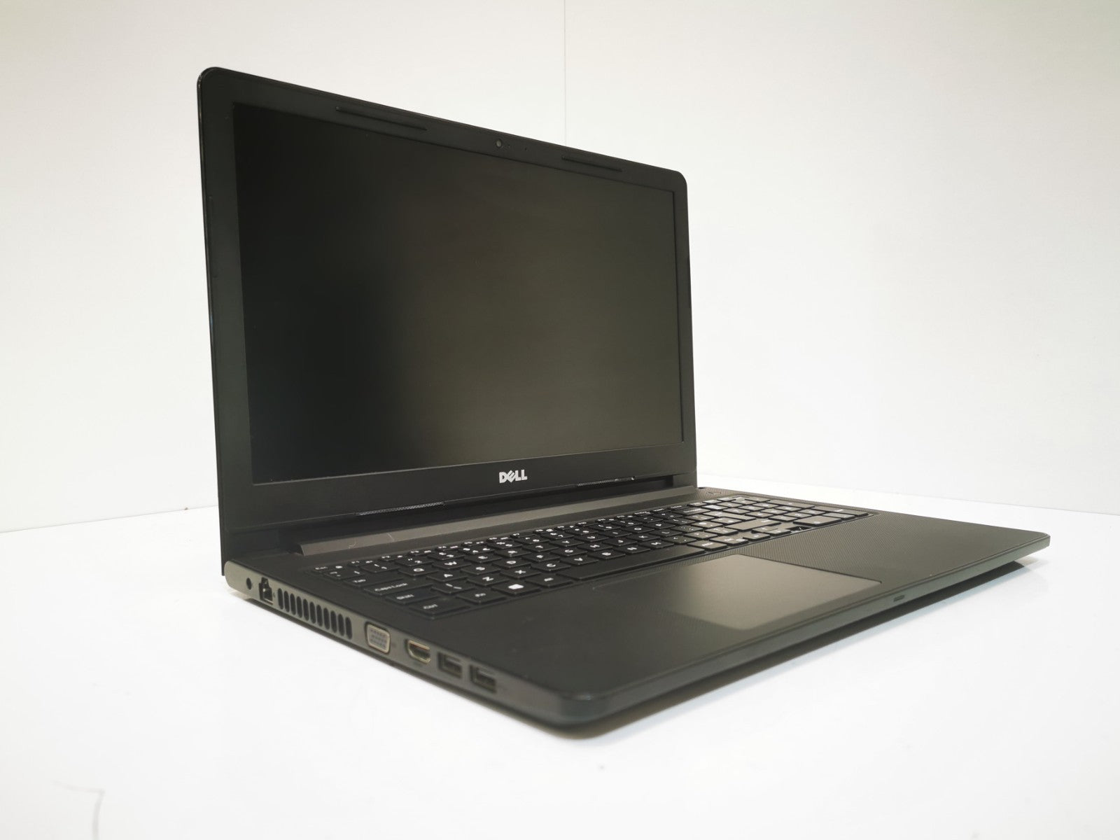 Dell Vostro 15-3568 15.6" Laptop - 7th Gen i5 / 8GB RAM / 256GB SSD / Defects