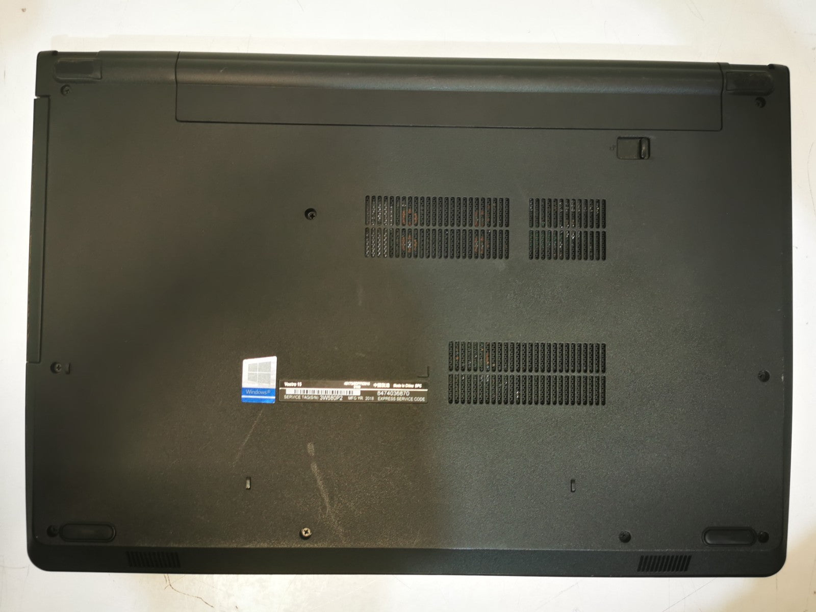 Dell Vostro 15-3568 15.6" Laptop - 7th Gen i5 / 8GB RAM / 256GB SSD / Defects