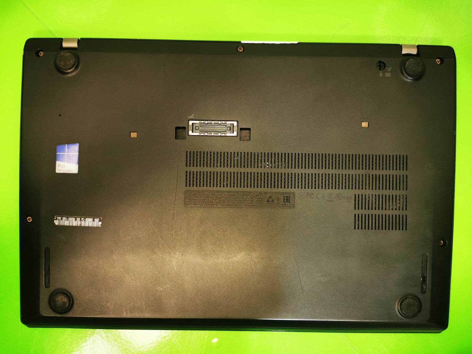 Lenovo Thinkpad T460s Laptop HD 14" i5 8GB RAM 256GB SSD - Screen Defect