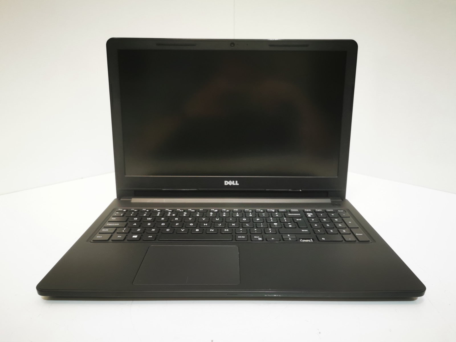 Dell Vostro 15-3568 15.6" Laptop - 7th Gen i5 / 8GB RAM / 256GB SSD / Defects