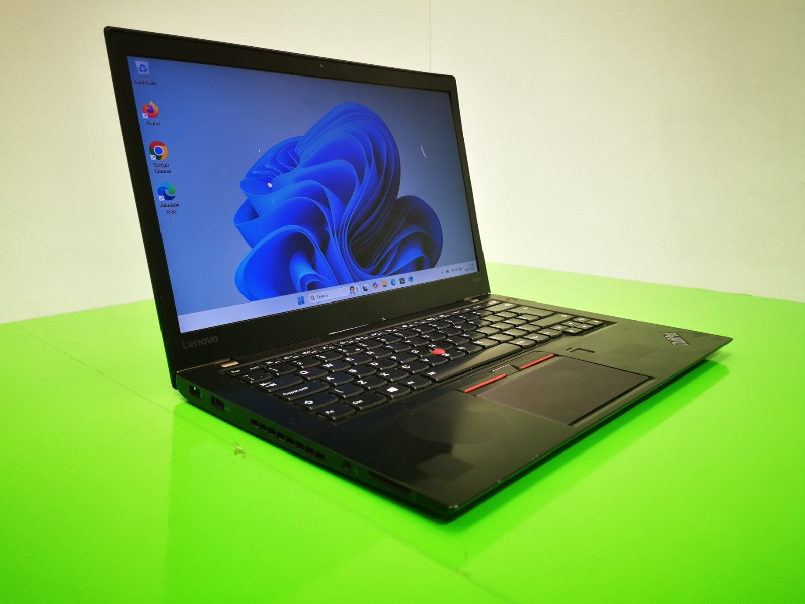 Lenovo Thinkpad T460s Laptop HD 14" i5 8GB RAM 256GB SSD - Screen Defect