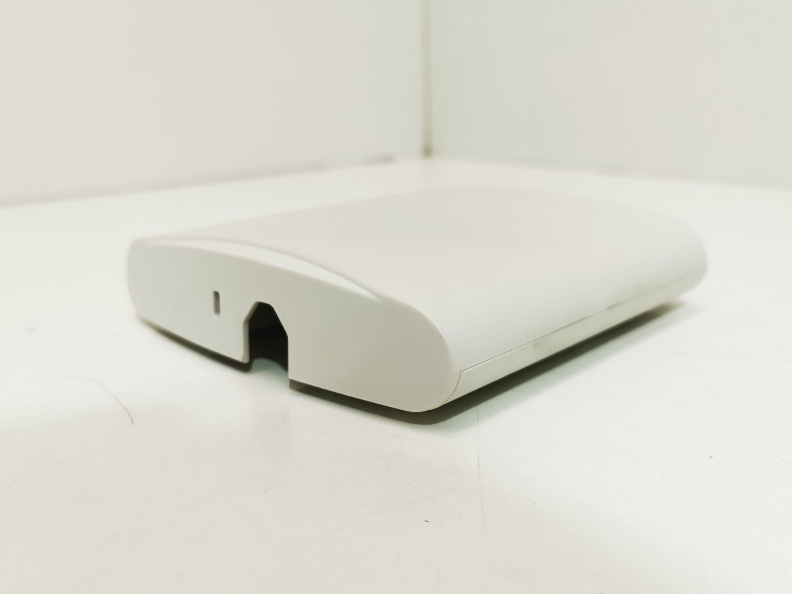 Ruckus R310 Unleashed WiFi Access Point – Dual-Band 2×2 MIMO, PoE Powered