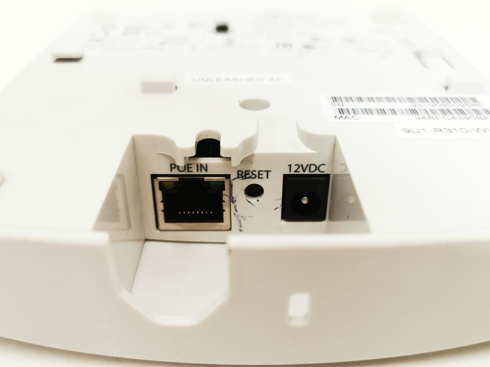Ruckus R310 Unleashed WiFi Access Point – Dual-Band 2×2 MIMO, PoE Powered