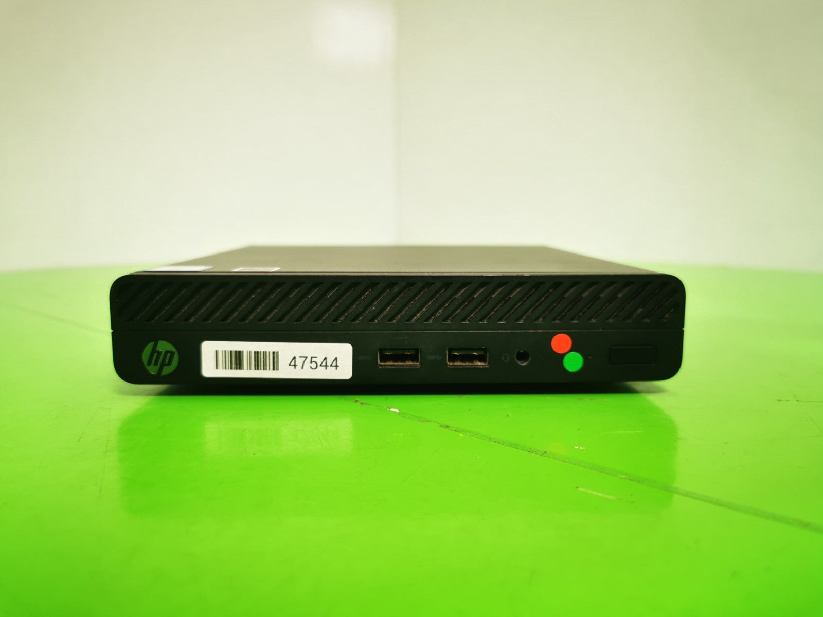 HP 260 G3 DM Business PC USFF - 7th Gen i3 / 4GB RAM / 128GB SSD  - Minor Defect