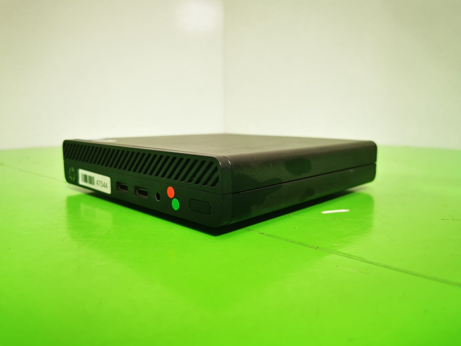 HP 260 G3 DM Business PC USFF - 7th Gen i3 / 4GB RAM / 128GB SSD  - Minor Defect