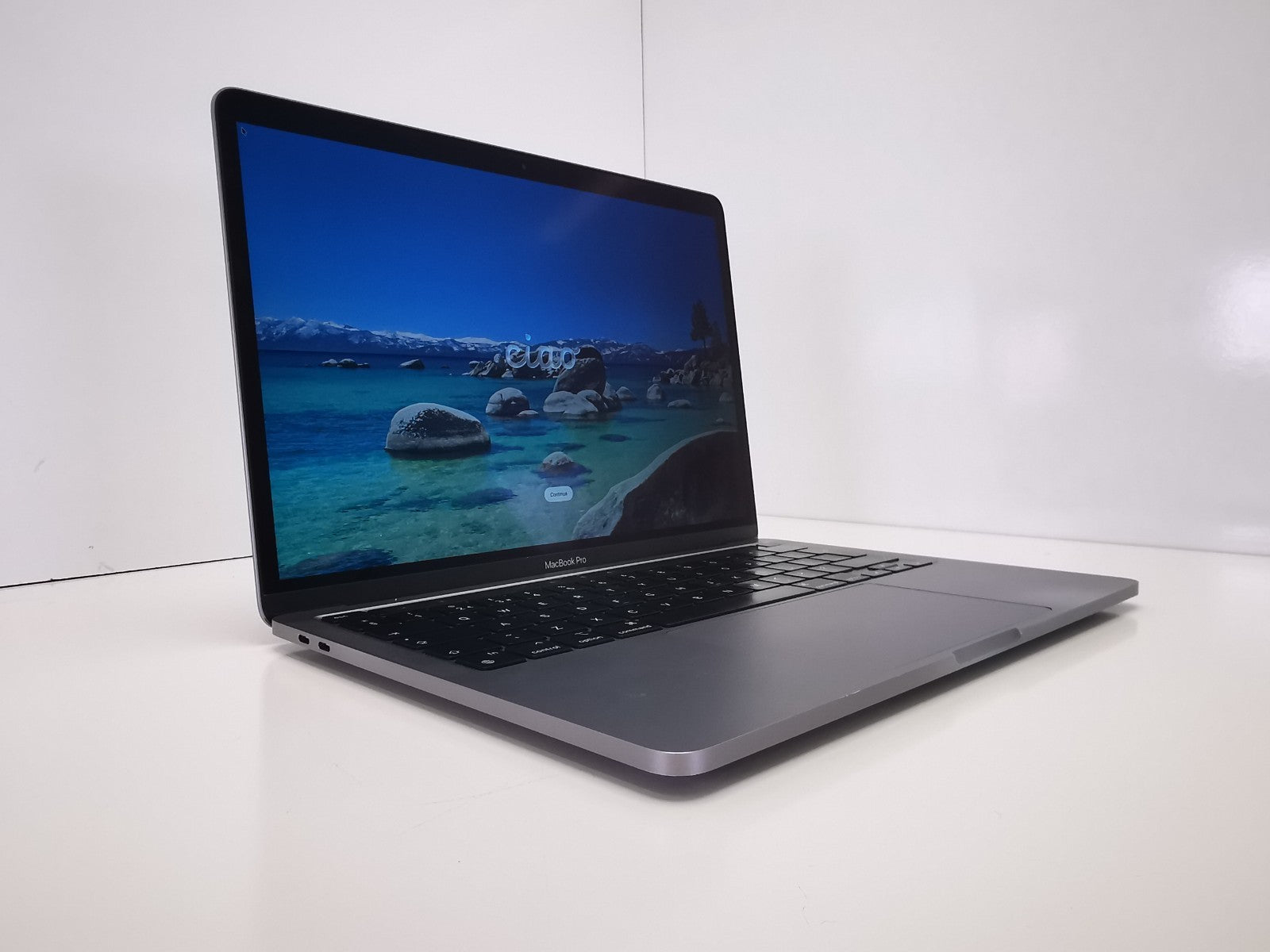 Apple MacBook Pro 13" - Apple M2/8GB RAM/256GB SSD/MacOS Tahoe - READ DESC