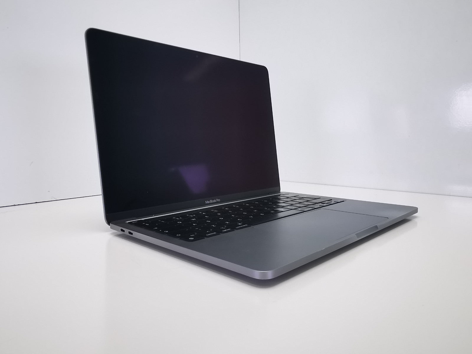 Apple MacBook Pro 13" - Apple M2/8GB RAM/256GB SSD/MacOS Tahoe - READ DESC