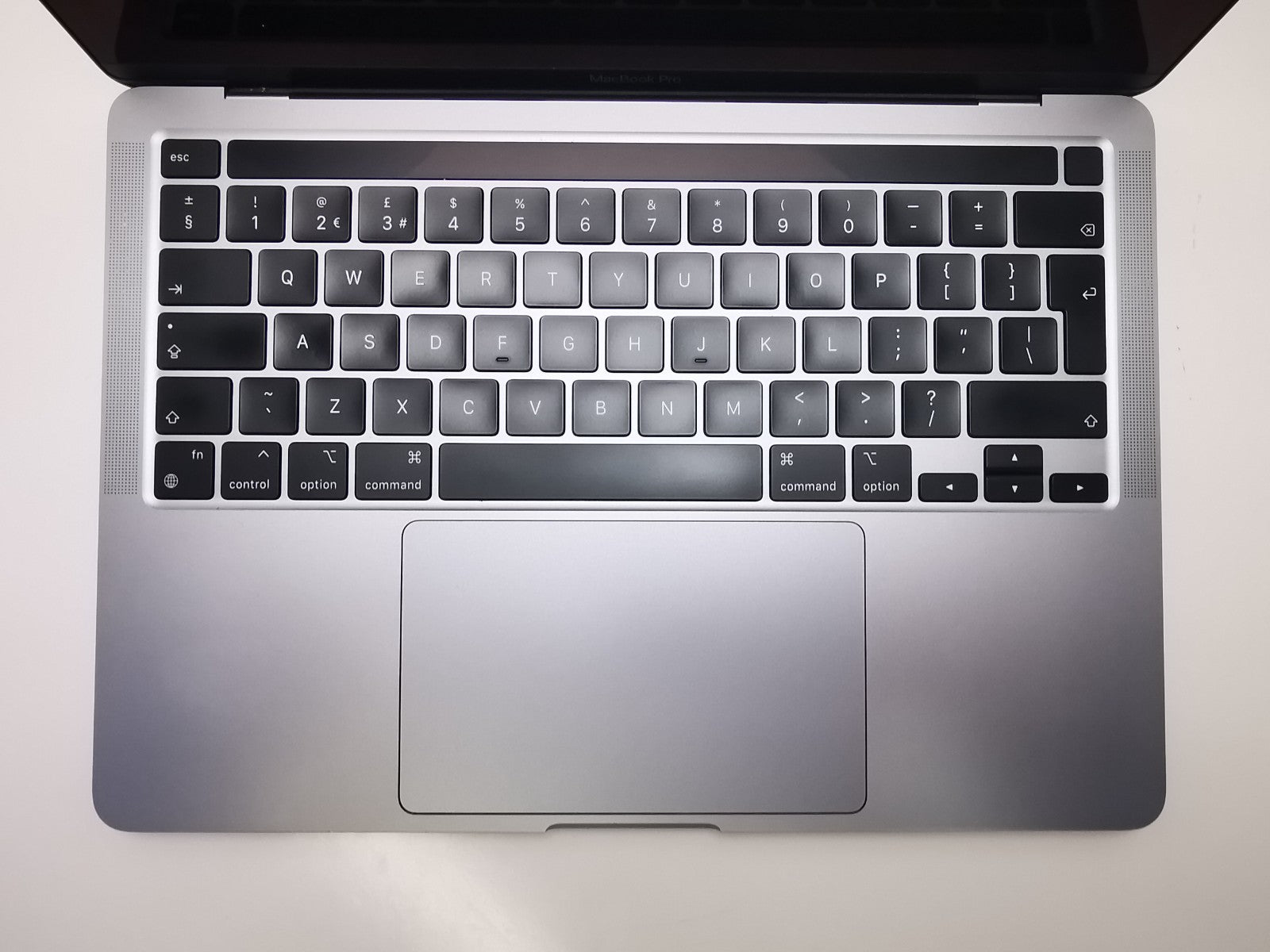 Apple MacBook Pro 13" - Apple M2/8GB RAM/256GB SSD/MacOS Tahoe - READ DESC