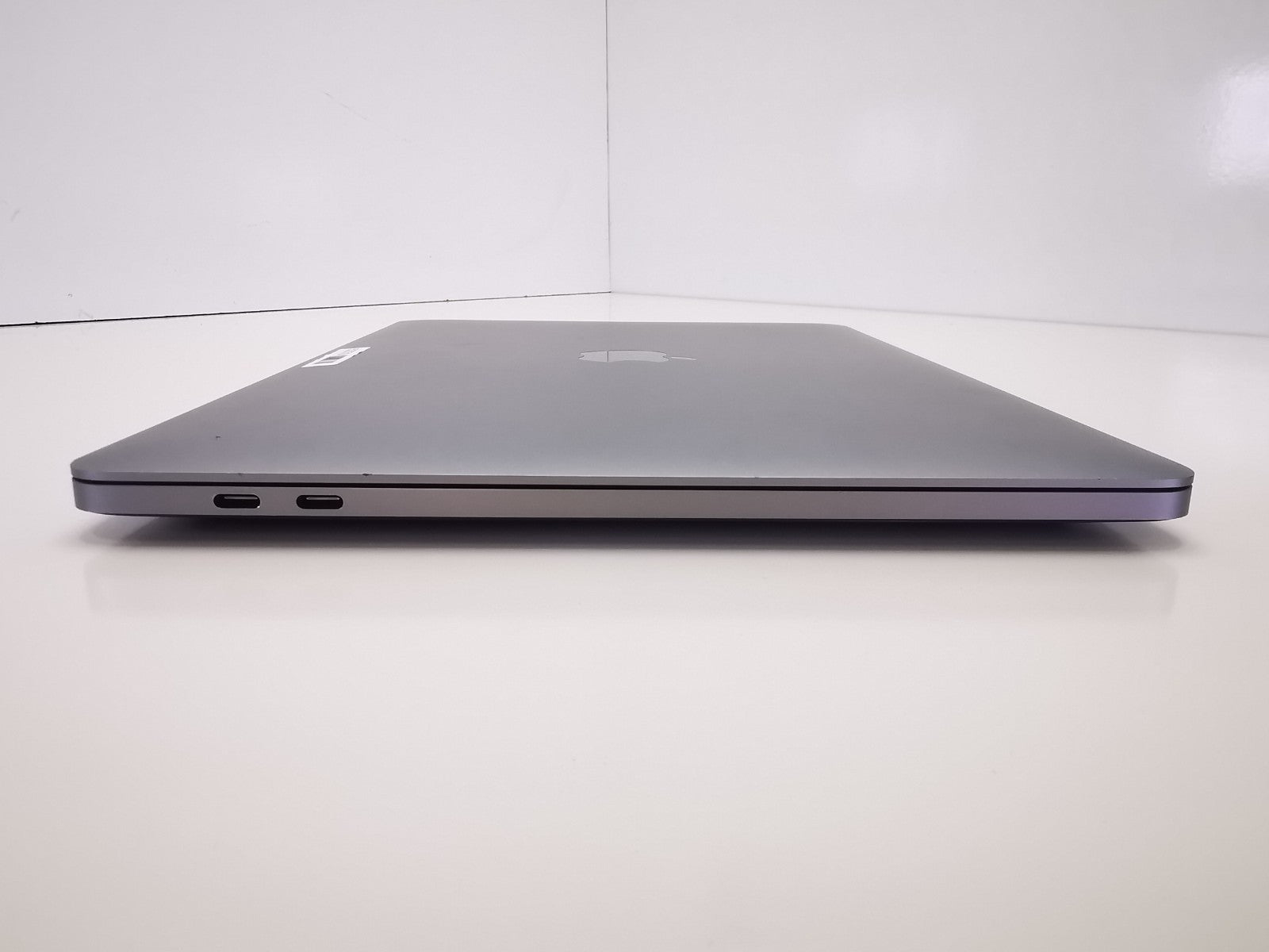 Apple MacBook Pro 13" - Apple M2/8GB RAM/256GB SSD/MacOS Tahoe - READ DESC