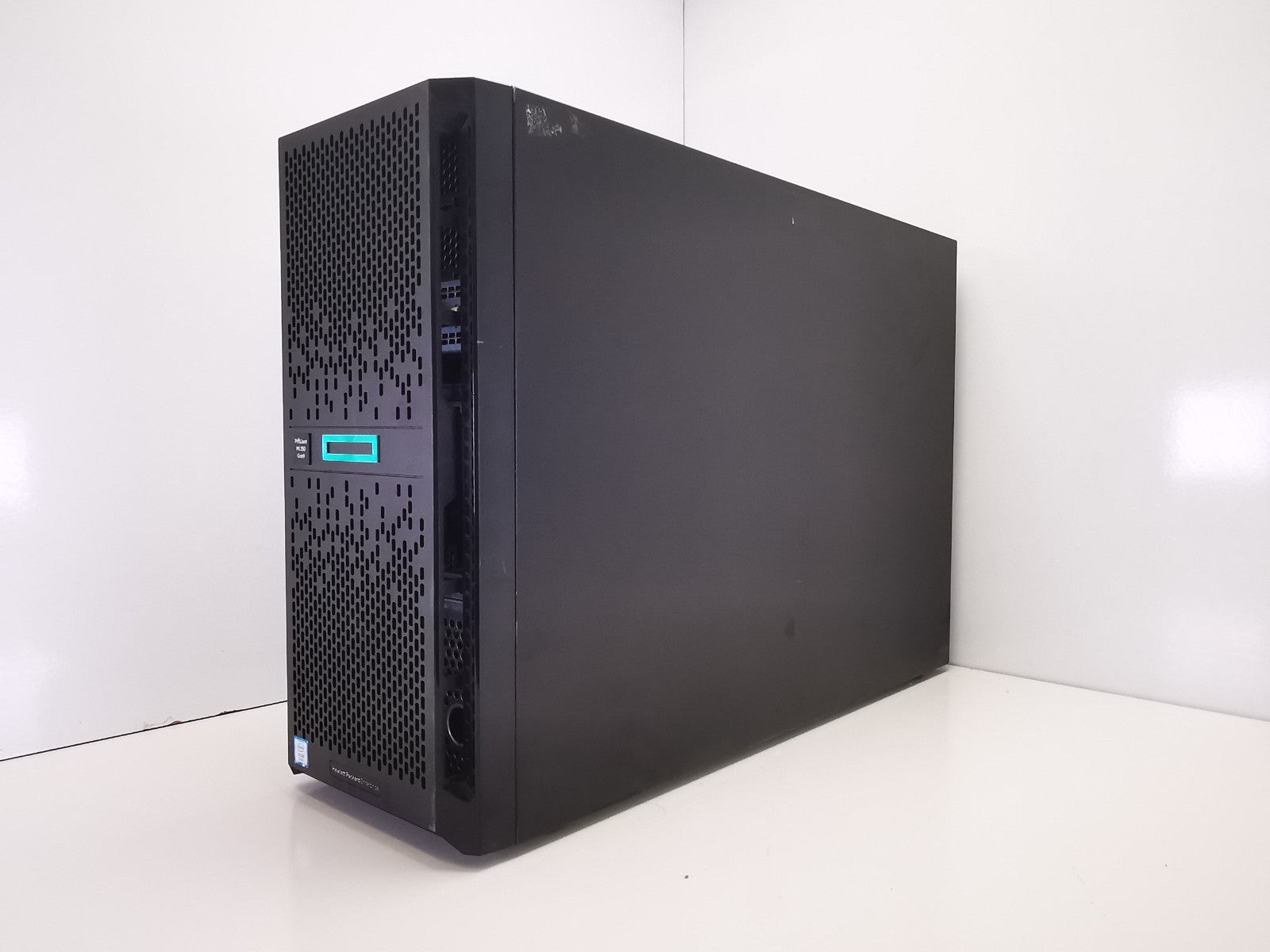 HPE ProLiant ML150 Gen9 Server E5-2620 v4 8GB 8 Bay RJ-45 USB - Enterprise