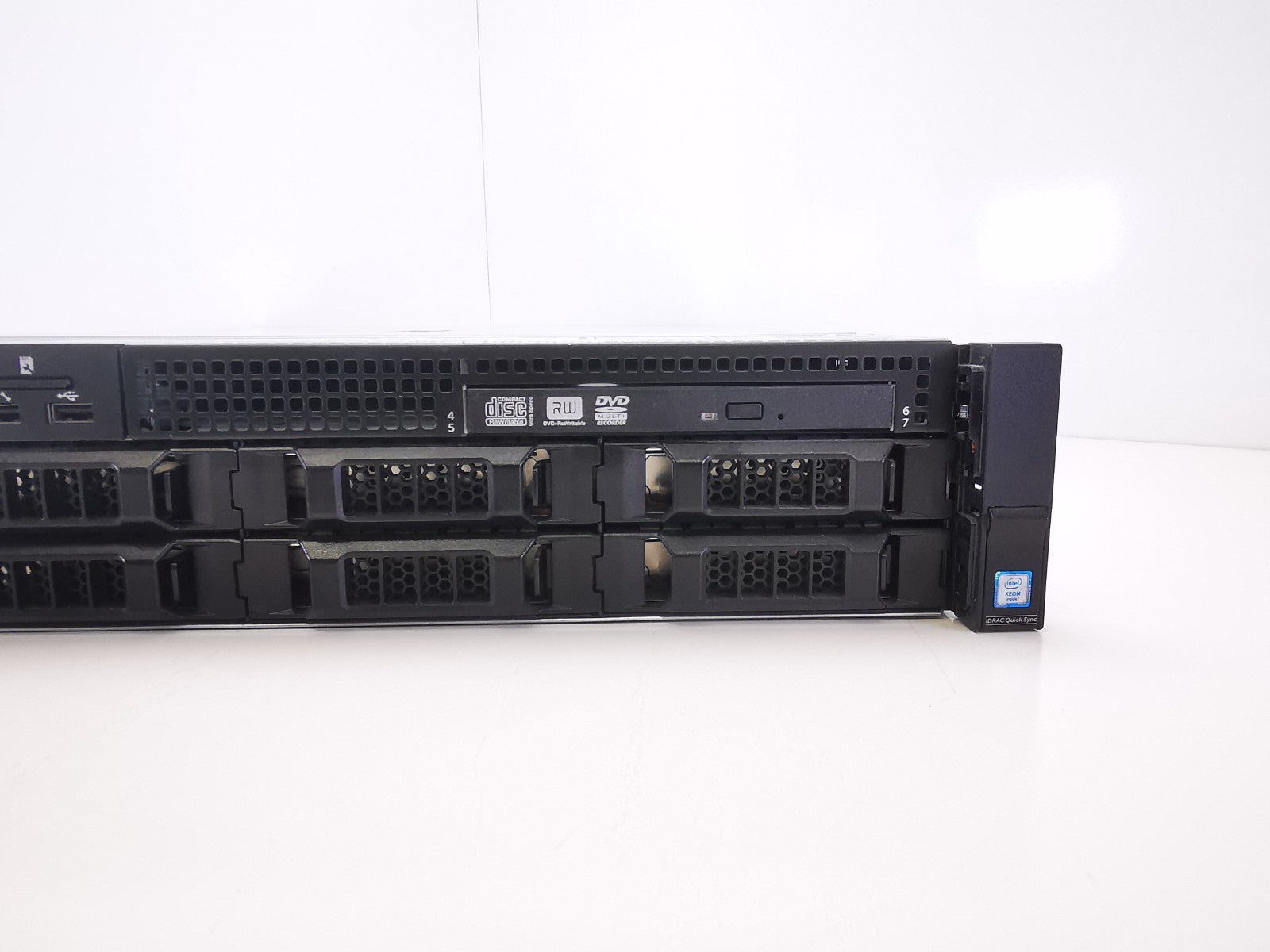 Dell R730 2x Intel Xeon E5-2630 V3 @ 2.40GHZ, 8GB DDR4, Qlogic 10GBE Server
