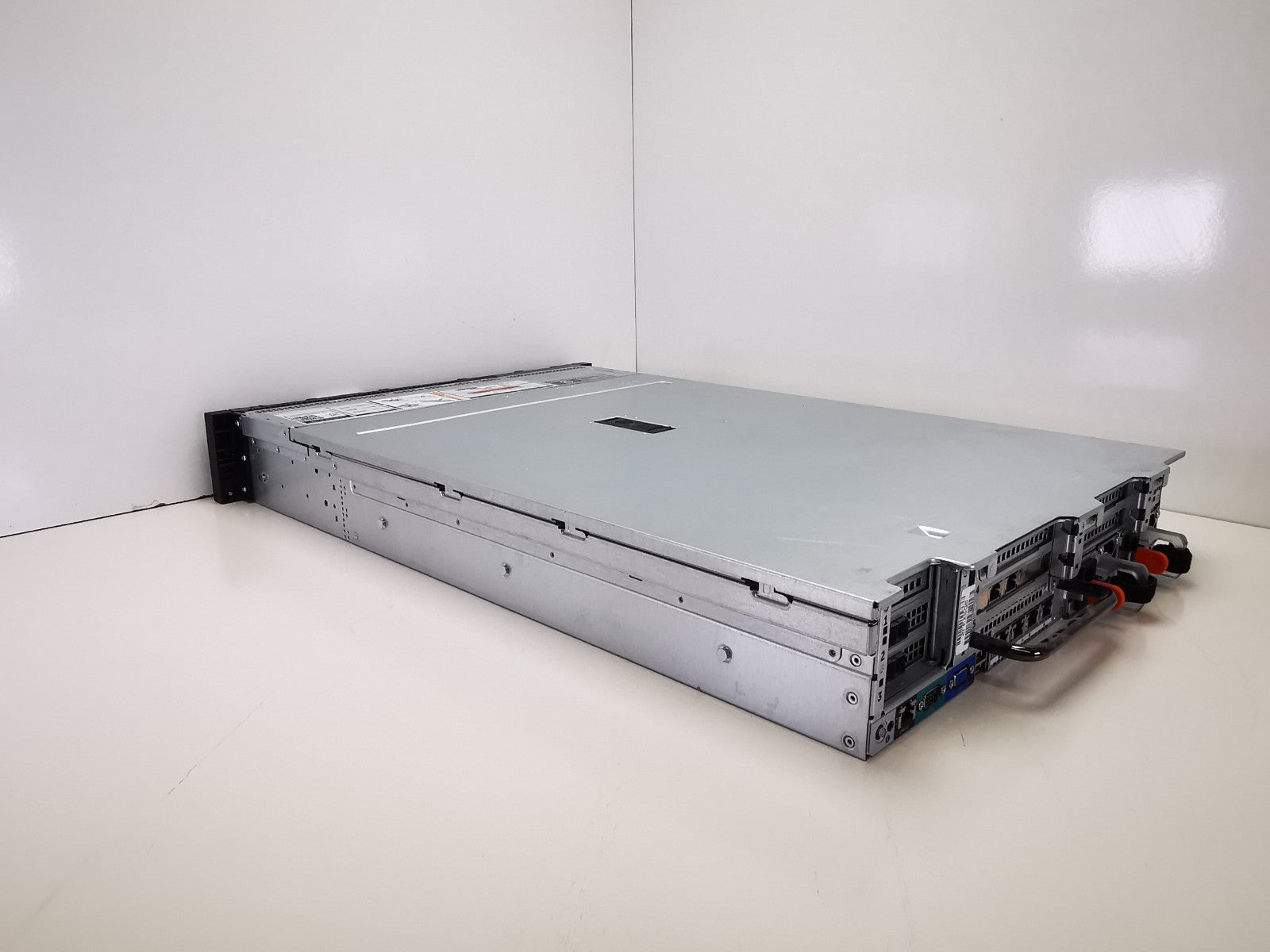Dell R730 2x Intel Xeon E5-2630 V3 @ 2.40GHZ, 8GB DDR4, Qlogic 10GBE Server
