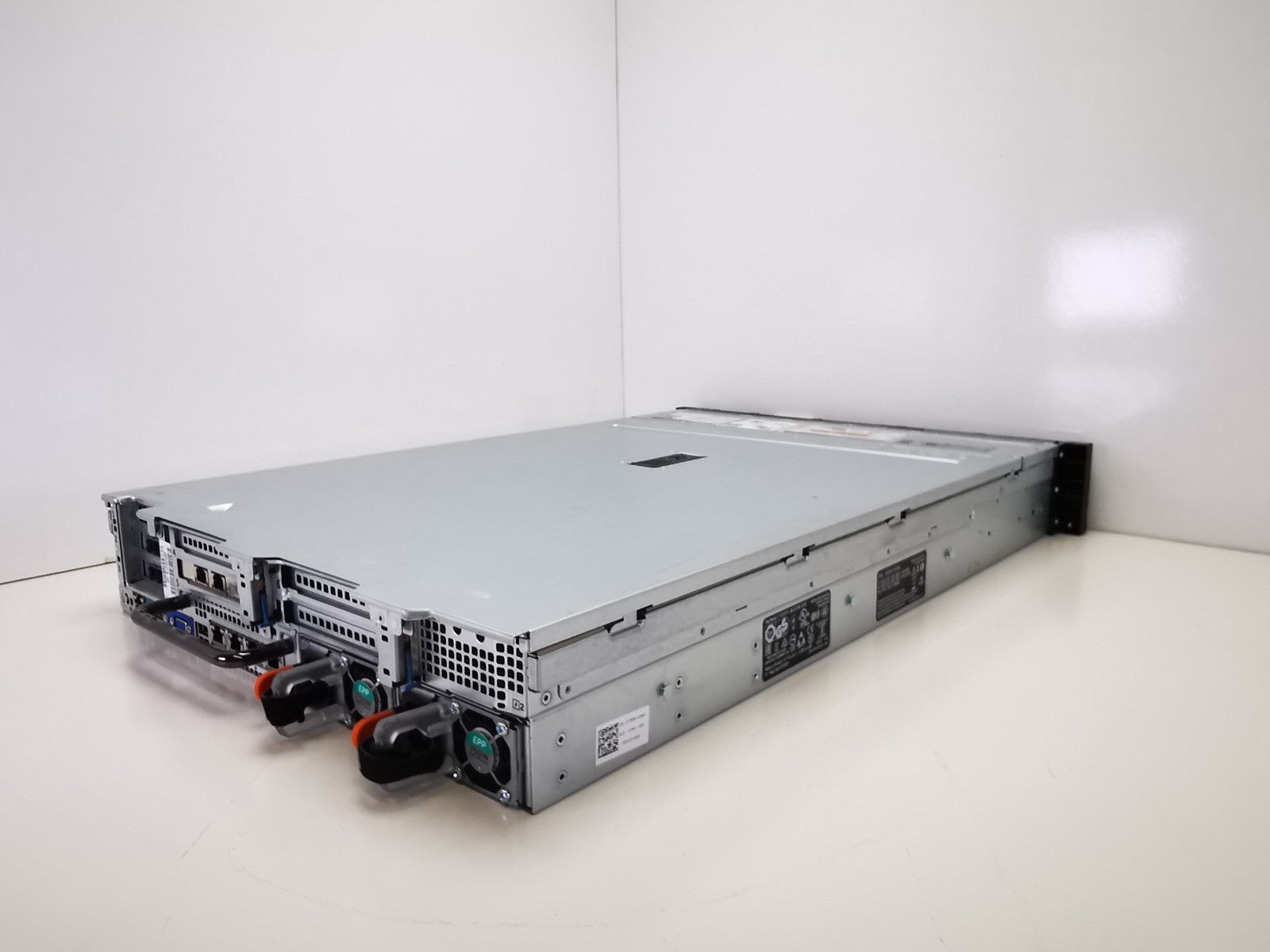 Dell R730 2x Intel Xeon E5-2630 V3 @ 2.40GHZ, 8GB DDR4, Qlogic 10GBE Server