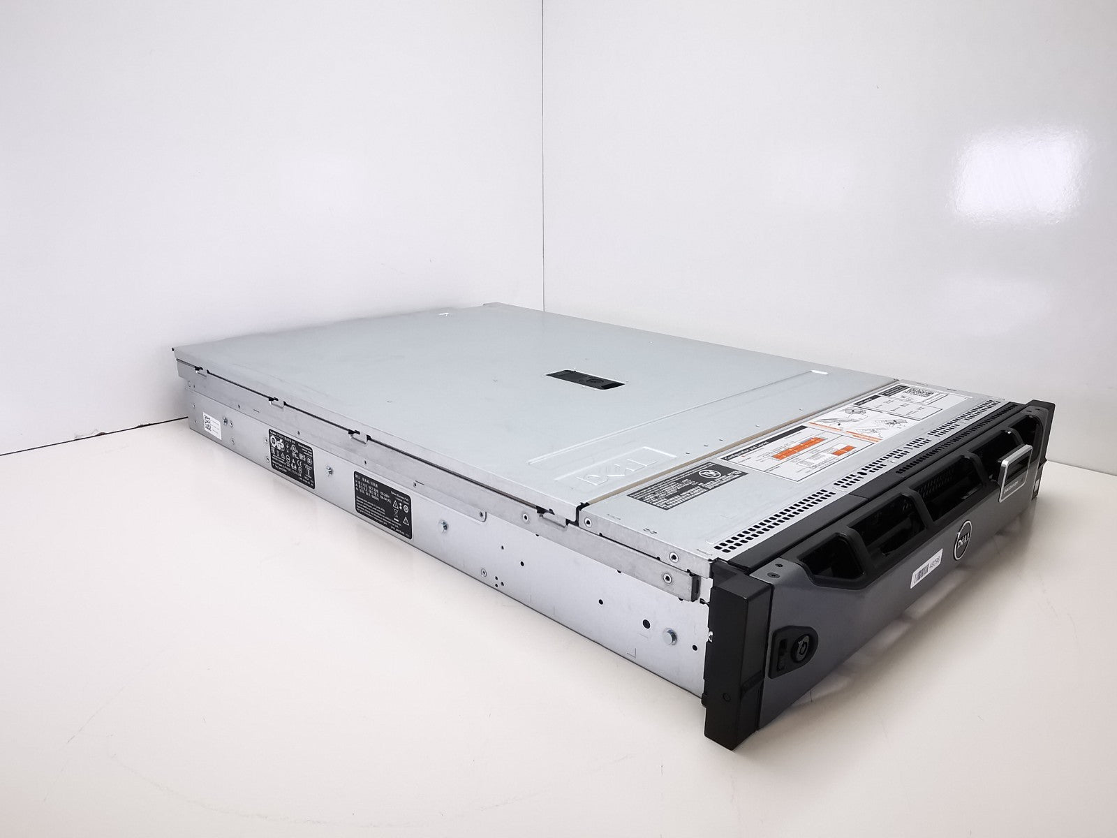 Dell R730 2x Intel Xeon E5-2630 V3 @ 2.40GHZ, 8GB DDR4, Qlogic 10GBE Server