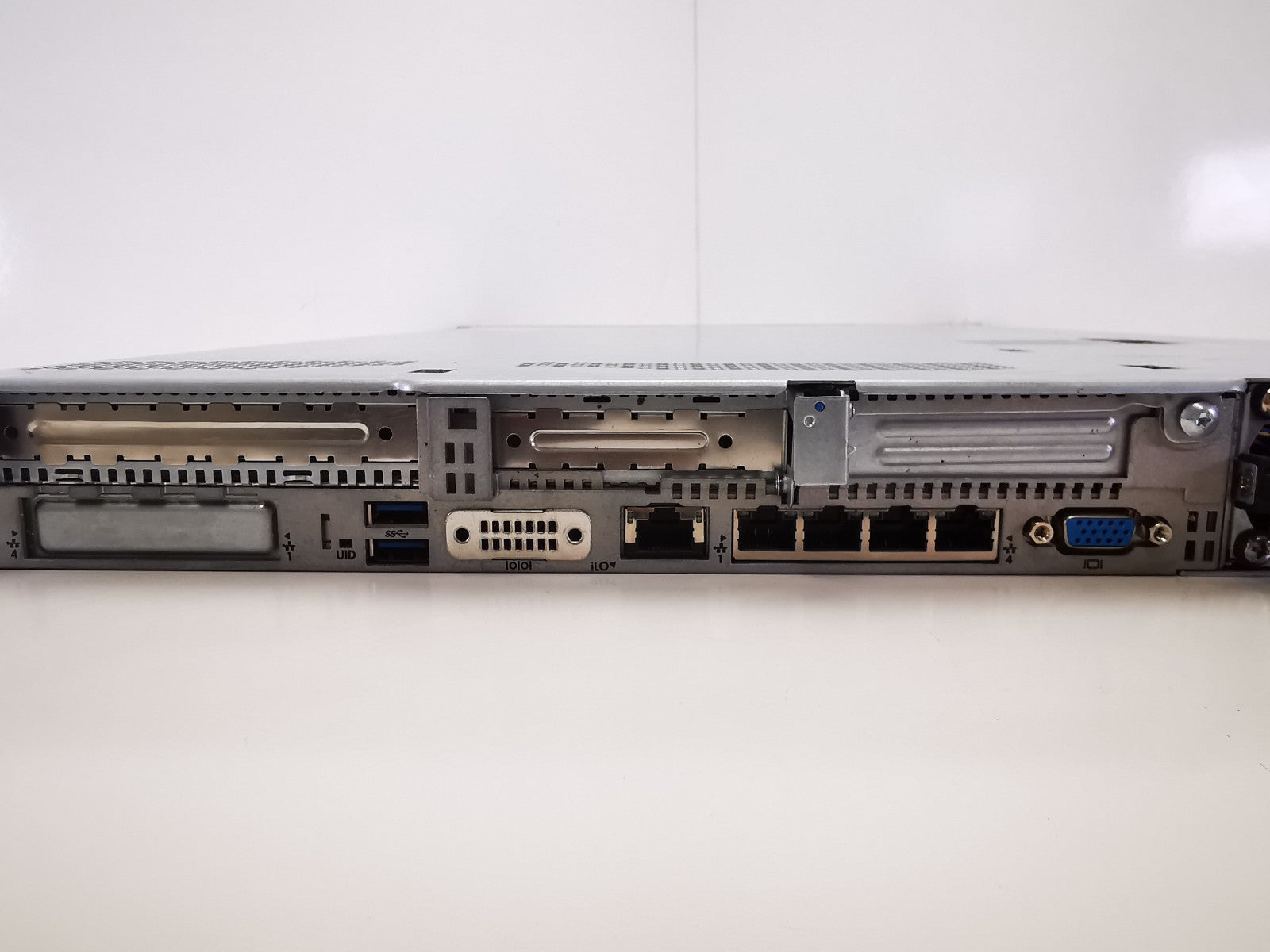 HP ProLiant DL360 Gen9 G9 2x Intel Xeon E5-2643 V3 8GB - Server 3x 1TB /  3TB