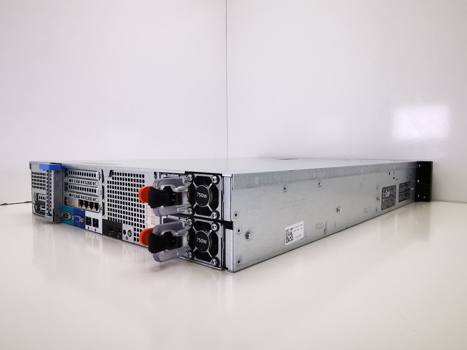 Dell PowerEdge R520 2x Xeon E5-2440, 56GB 8-Bay Rack 4x600GB 10K SAS - 2.4TB