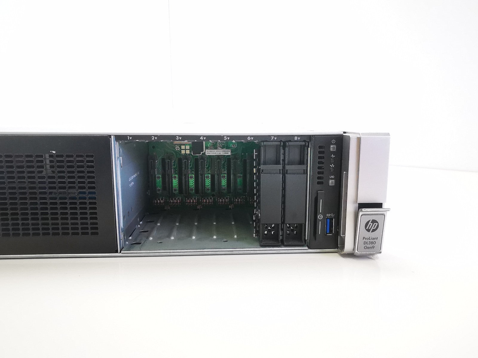 HPE ProLiant DL380 Gen9 Server 8GB  2x Xeon E5-2609 V3  Server Enterprise