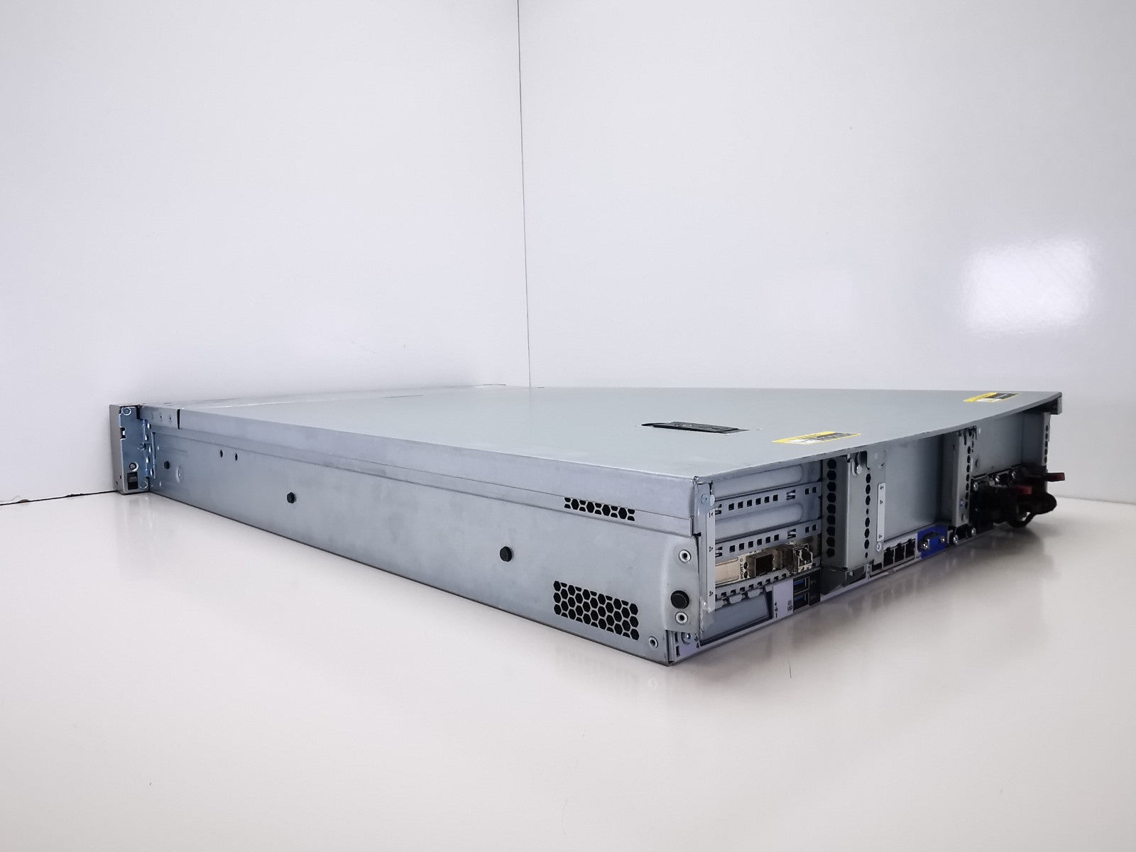 HPE ProLiant DL380 Gen9 Server 8GB  2x Xeon 2620V4 P440ar RAID 2x 500W - Defects
