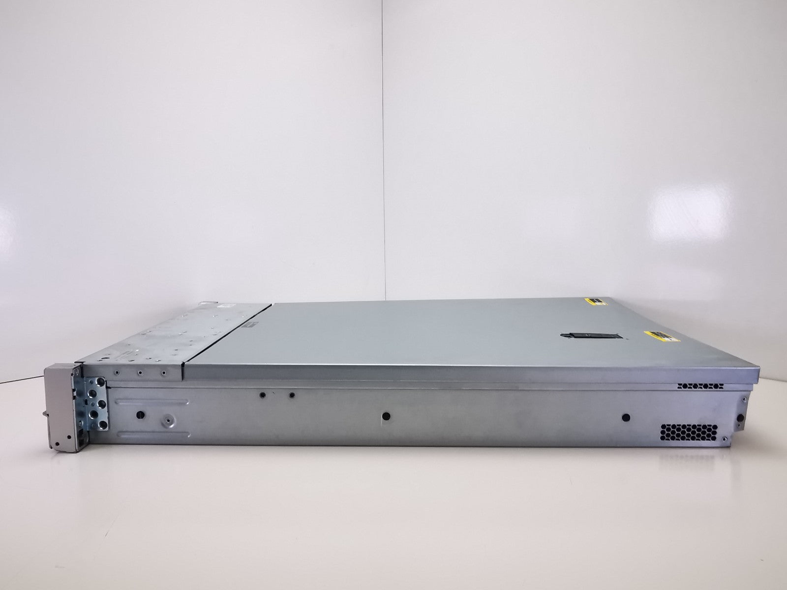HPE ProLiant DL380 Gen9 Server 8GB  2x Xeon 2620V4 P440ar RAID 2x 500W - Defects