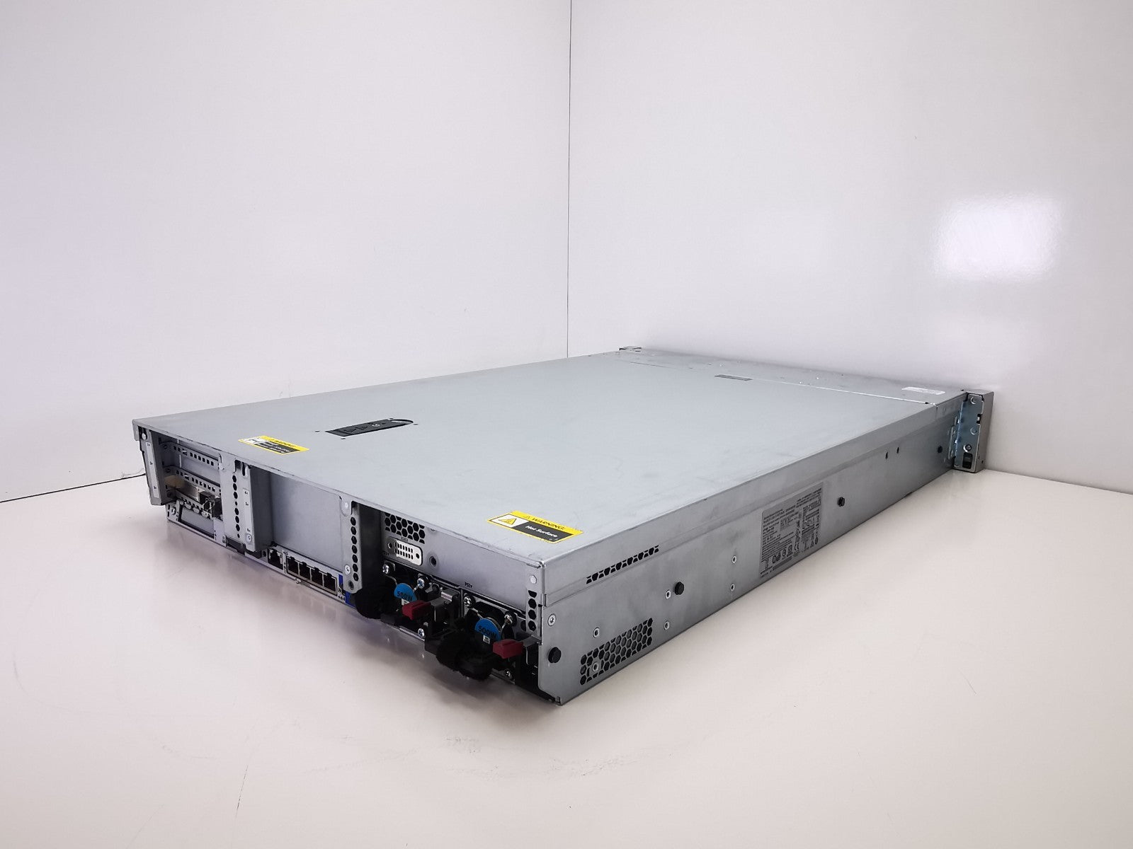 HPE ProLiant DL380 Gen9 Server 8GB  2x Xeon 2620V4 P440ar RAID 2x 500W - Defects